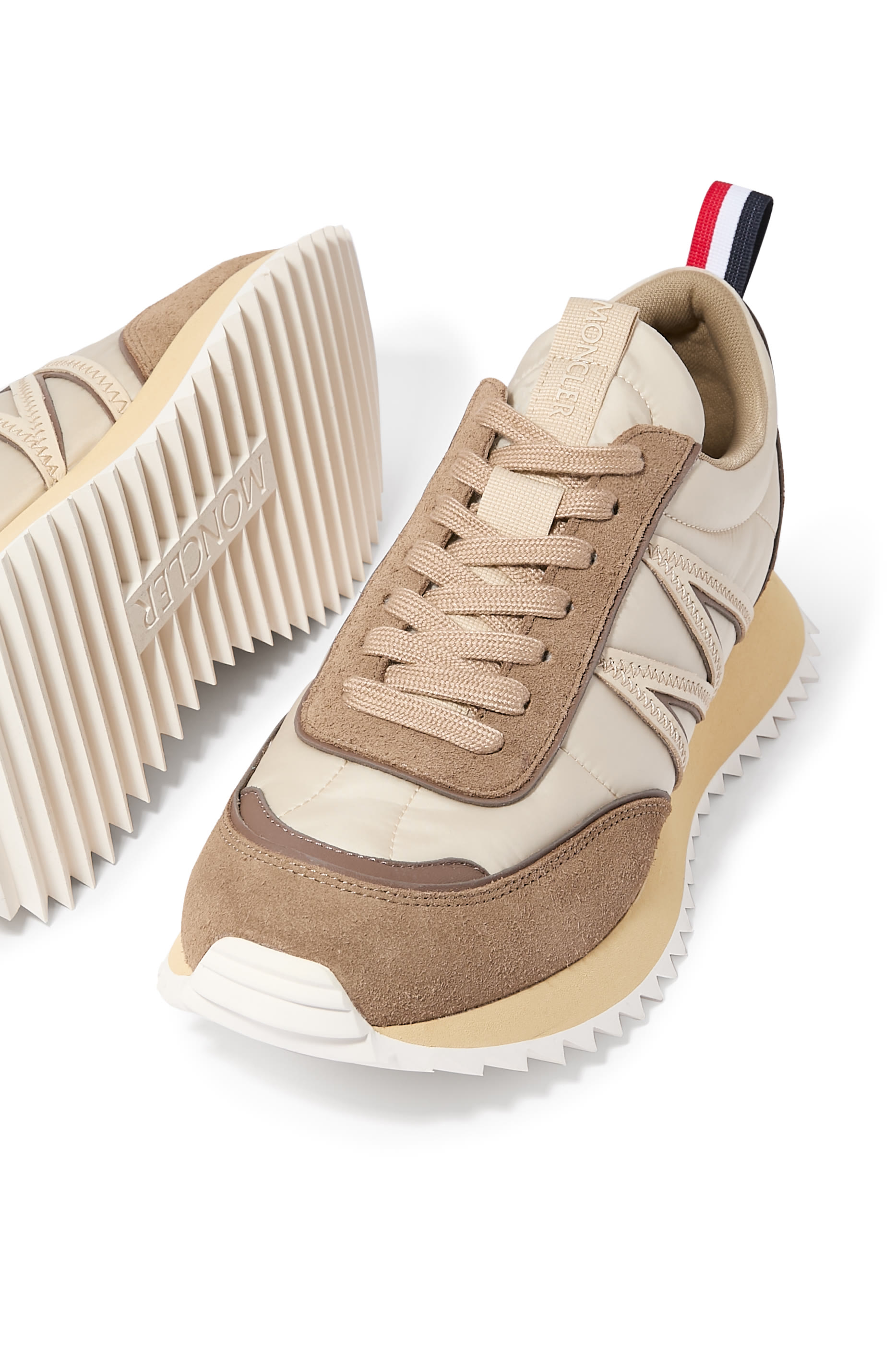 سنيكرز باسي بكاحل منخفض