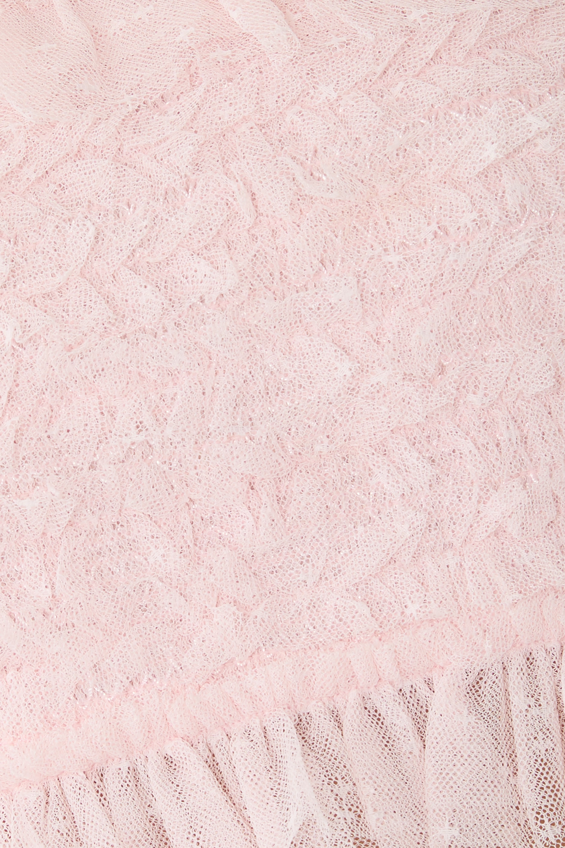 بلوزة هاتي بأكتاف مكشوفة وكشكش