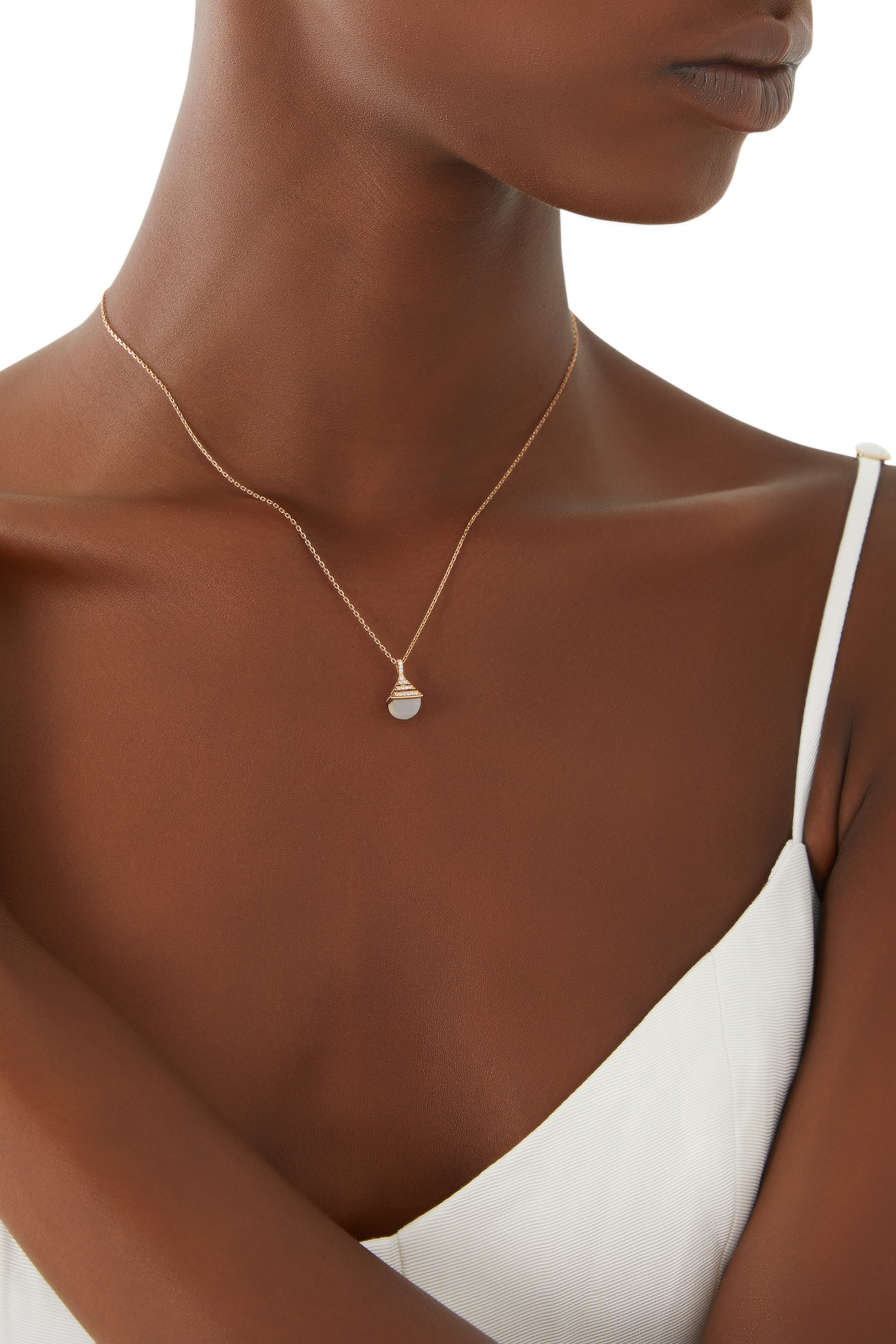 قلادة كلو ريف بدلاية صغيرة مرصعة بالماس وحجر القمر ذهب وردي عيار 18