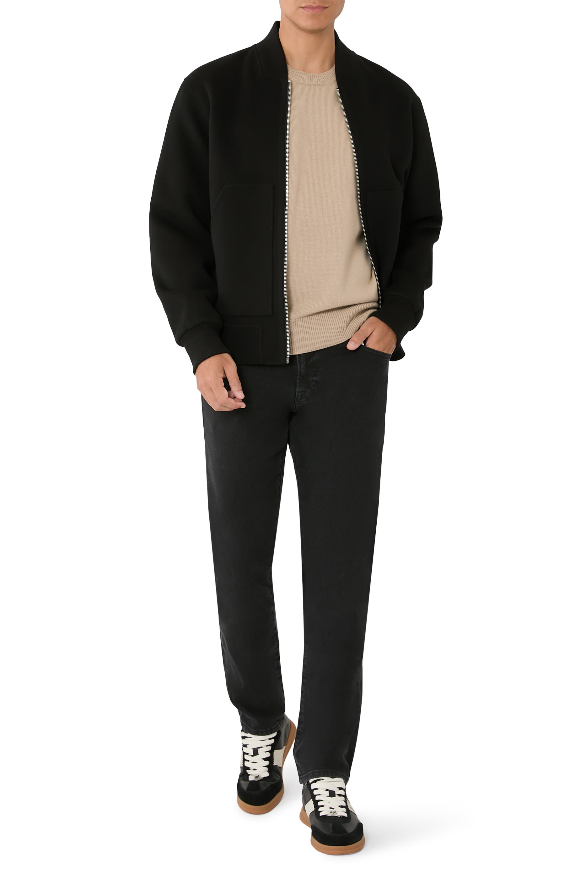 بنطال جينز لوم بقصة ضيقة