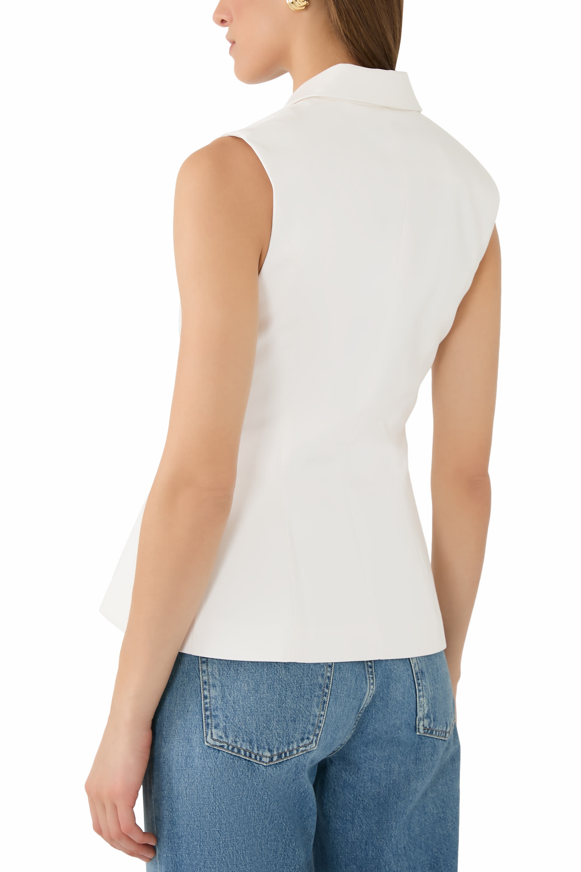 فيست سامي بتصميم بليزر بقصة ضيقة