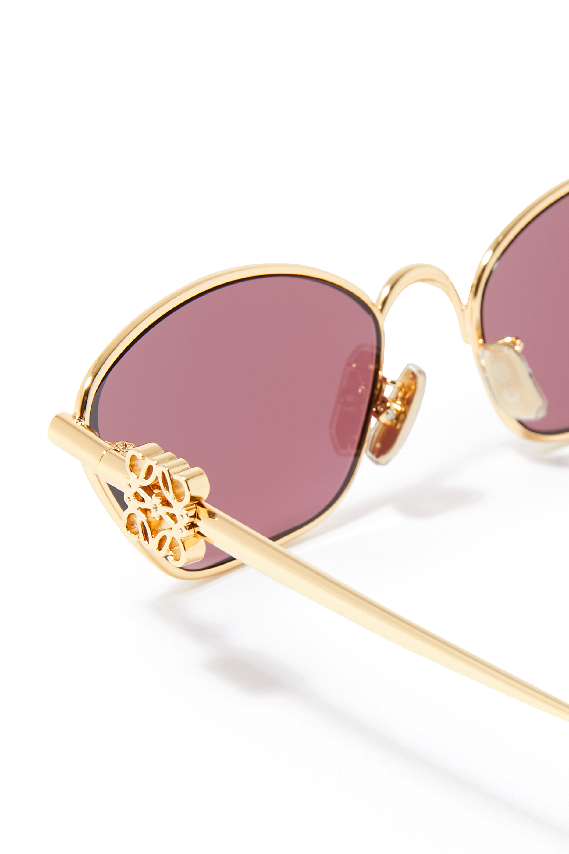 نظارة شمسية بتصميم سداسي بشعار الماركة