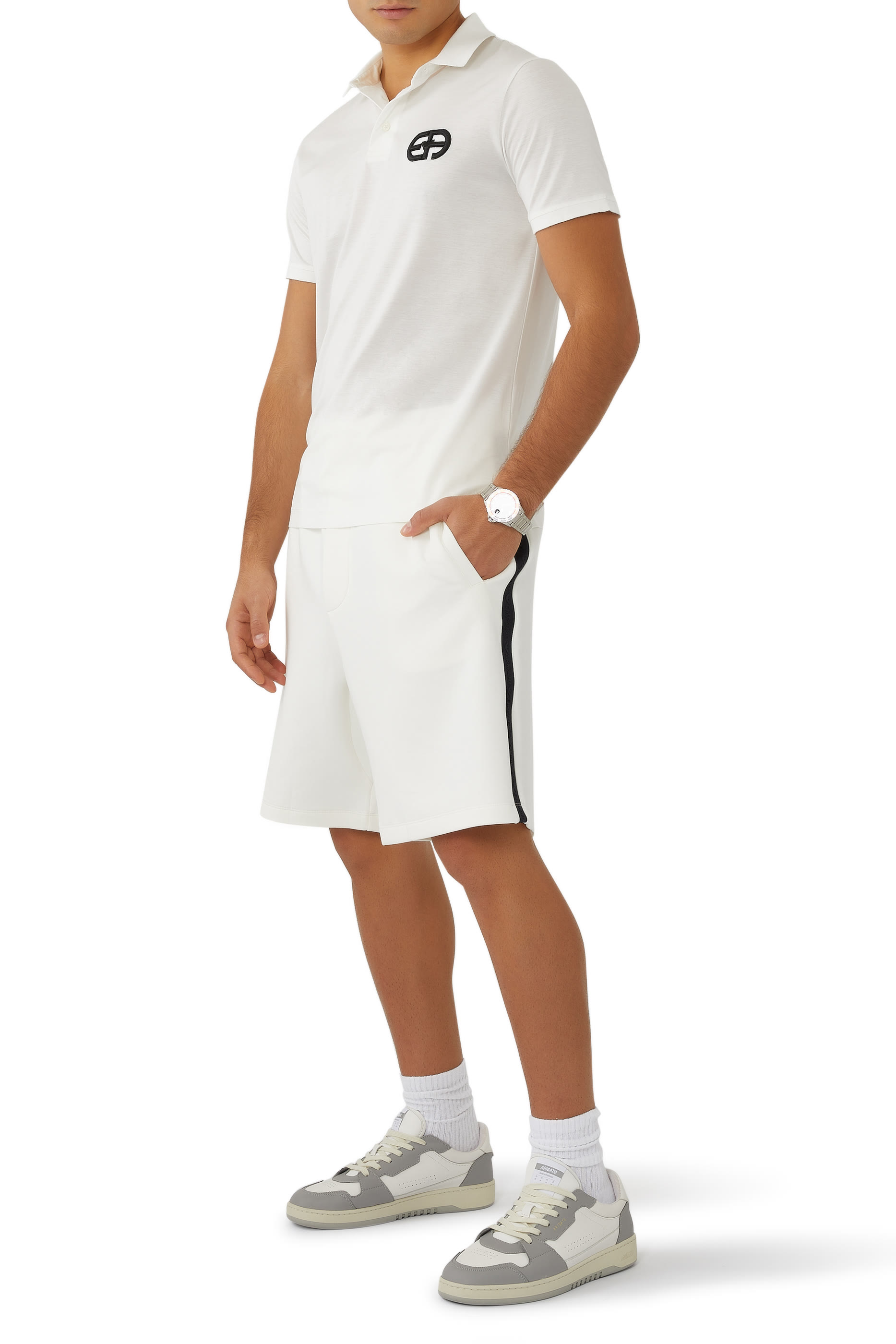 شورت بحزام خصر بشعار الماركة