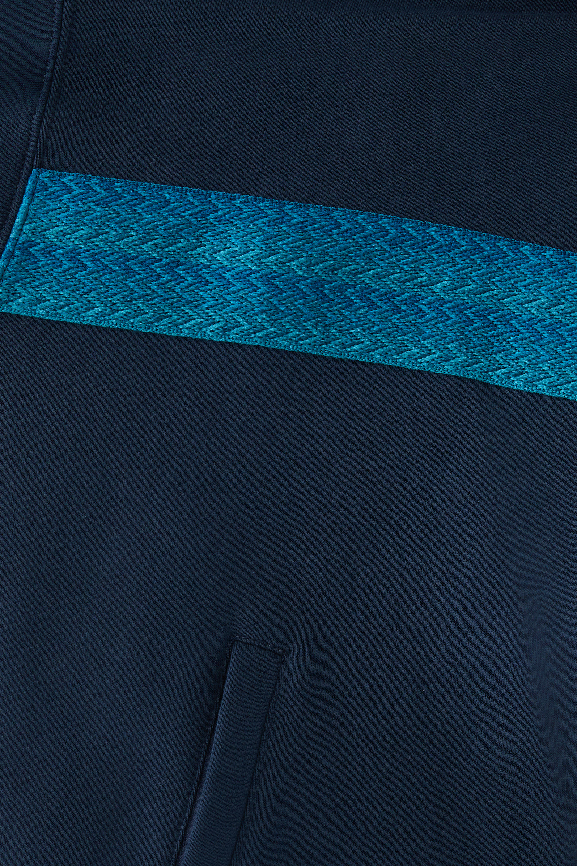 جاكيت بشعار الماركة وسحاب جاكيت بشعار الماركة وسحاب