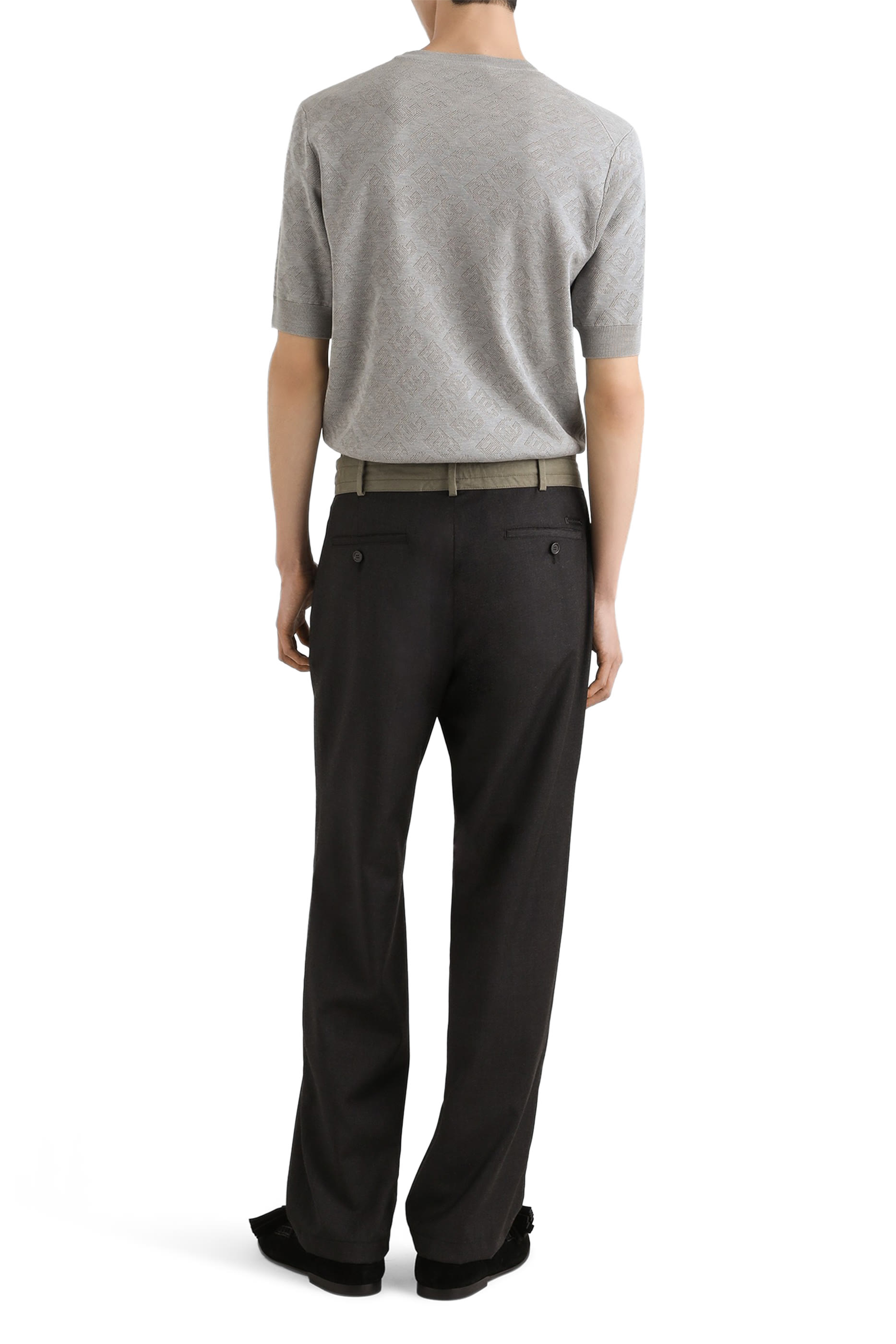 كنزة بياقة ضيقة حرير