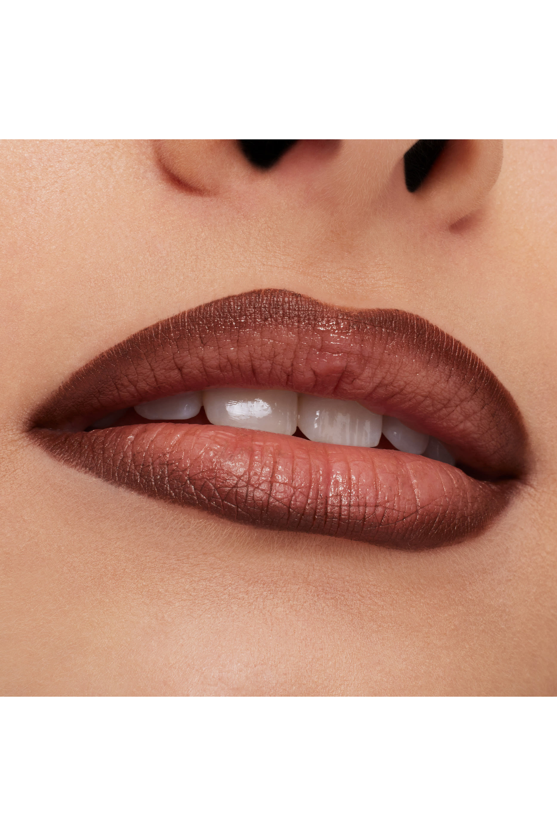 قلم محدد للشفاه من تشكيلة ميتامورفوزيس