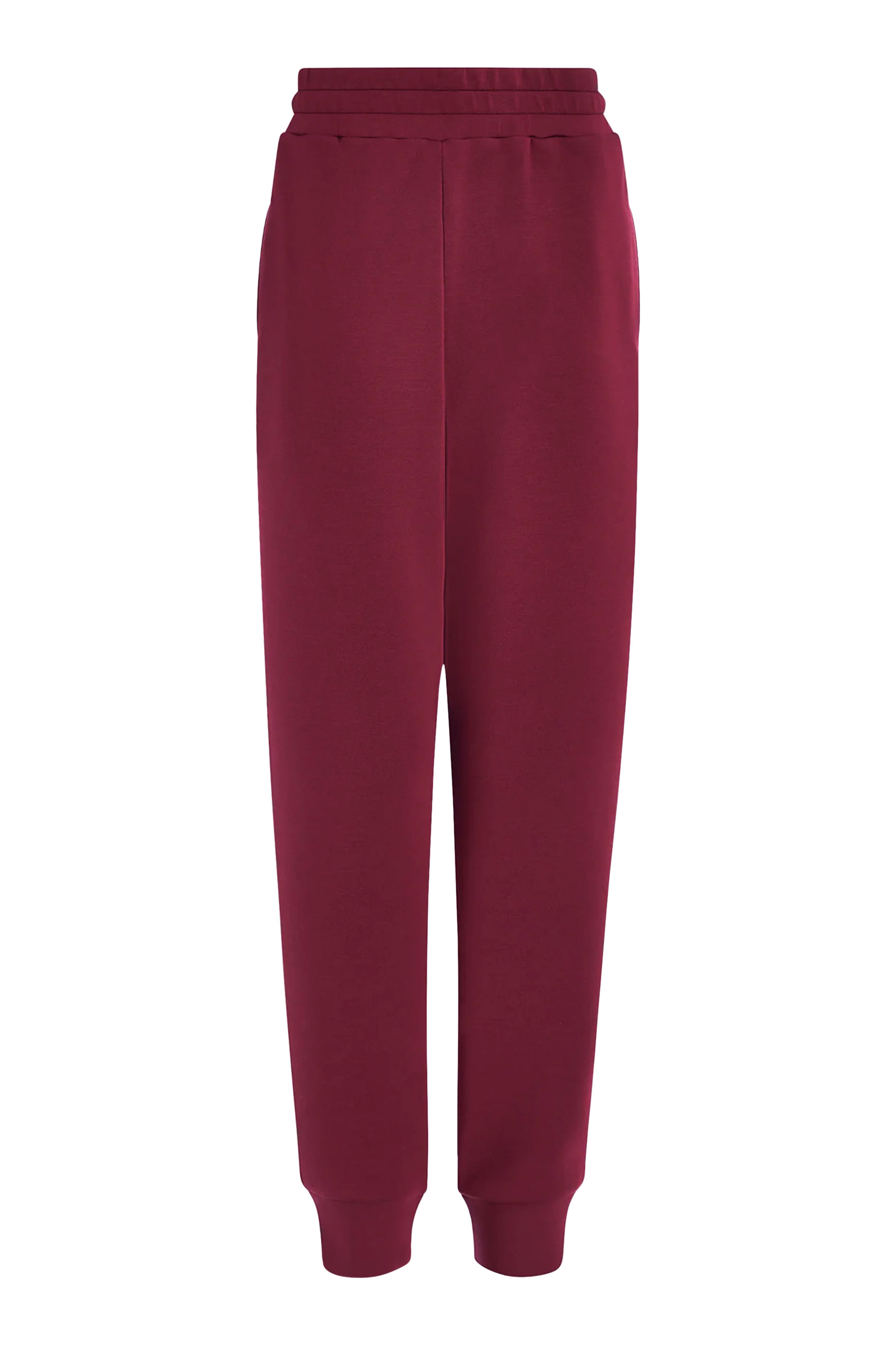 بنطال بقصة ضيقة وأساور