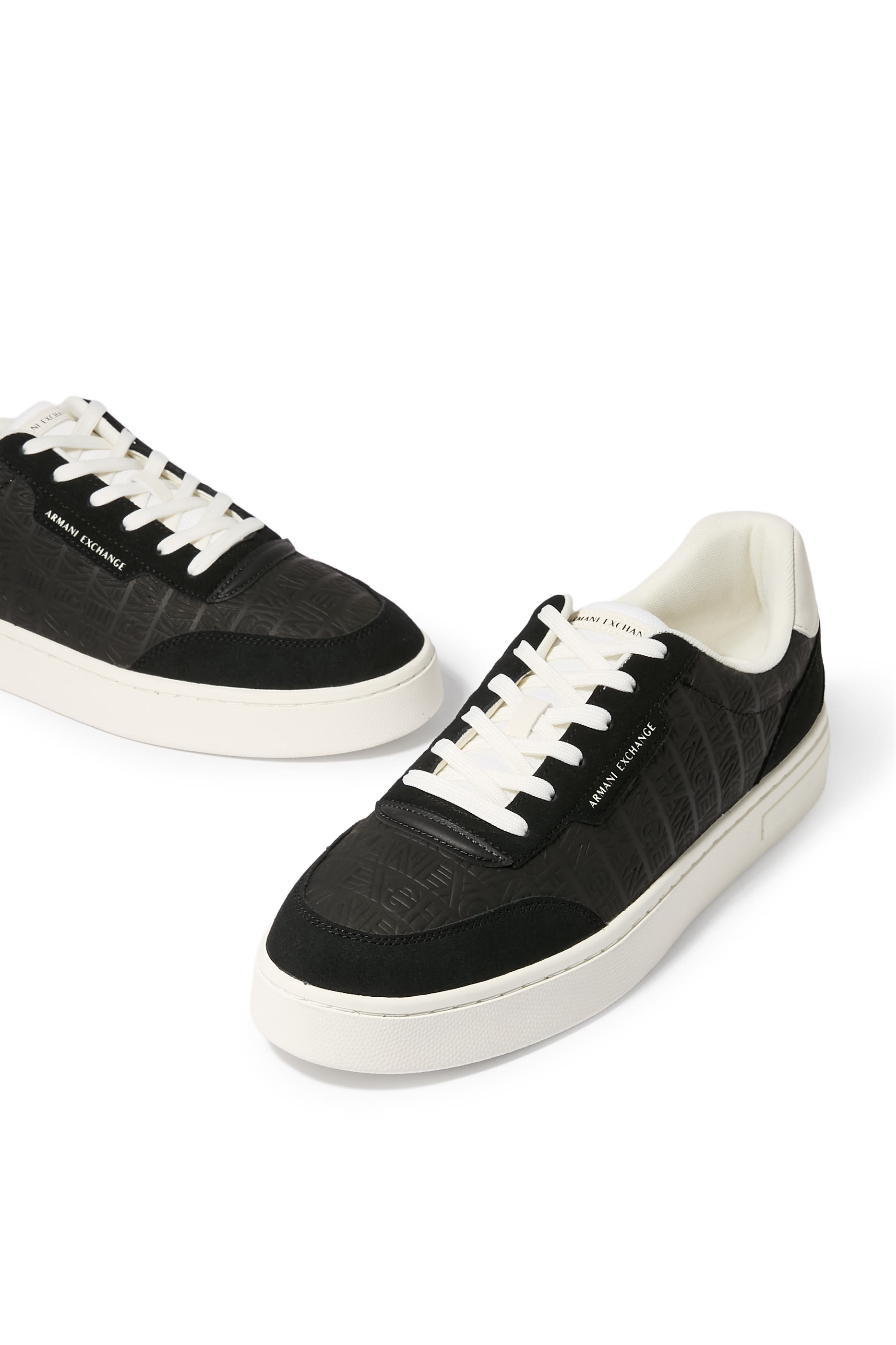 سنيكرز لندن بطبعة شعار الماركة بالكامل