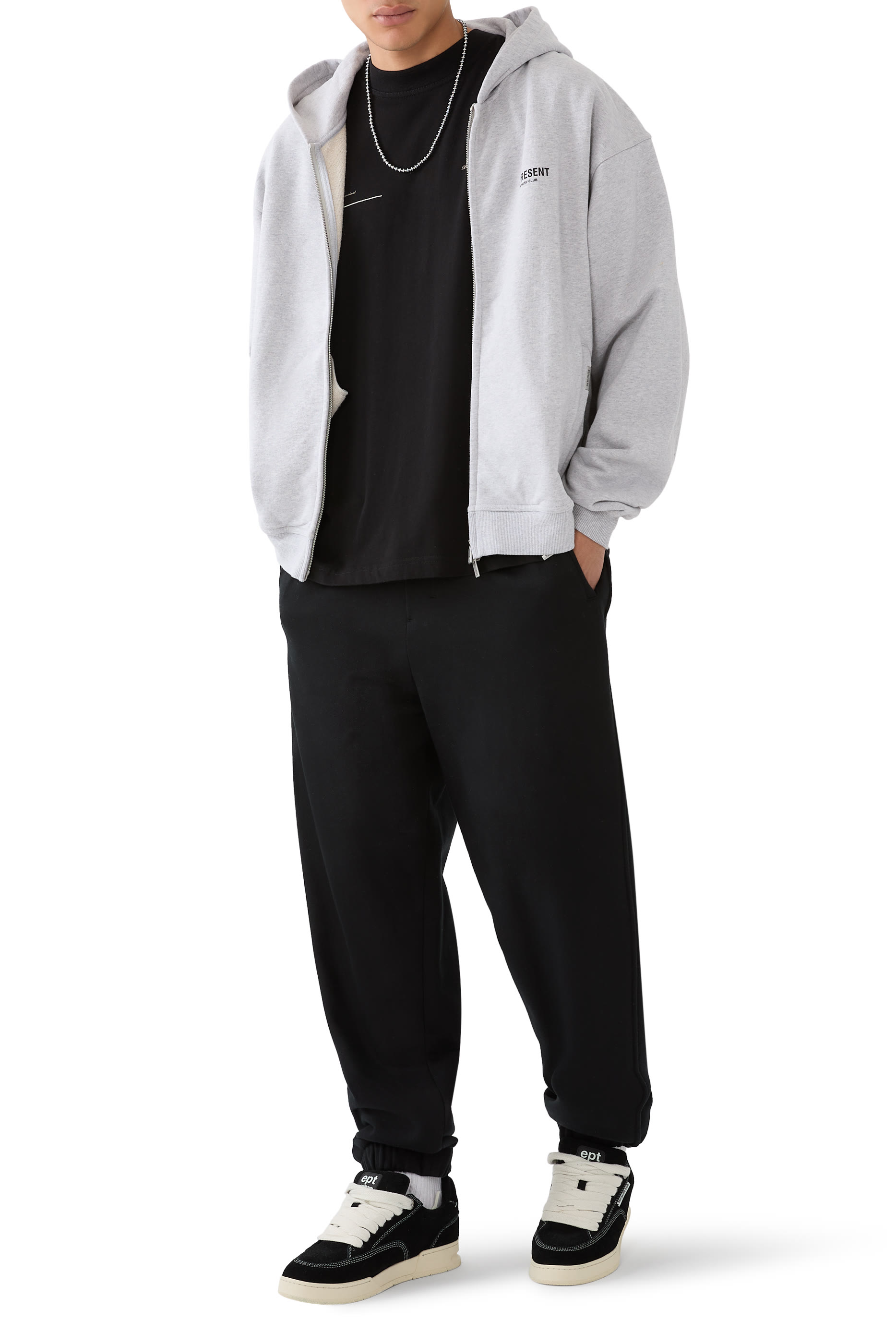 هودي بسحاب وشعار الماركة