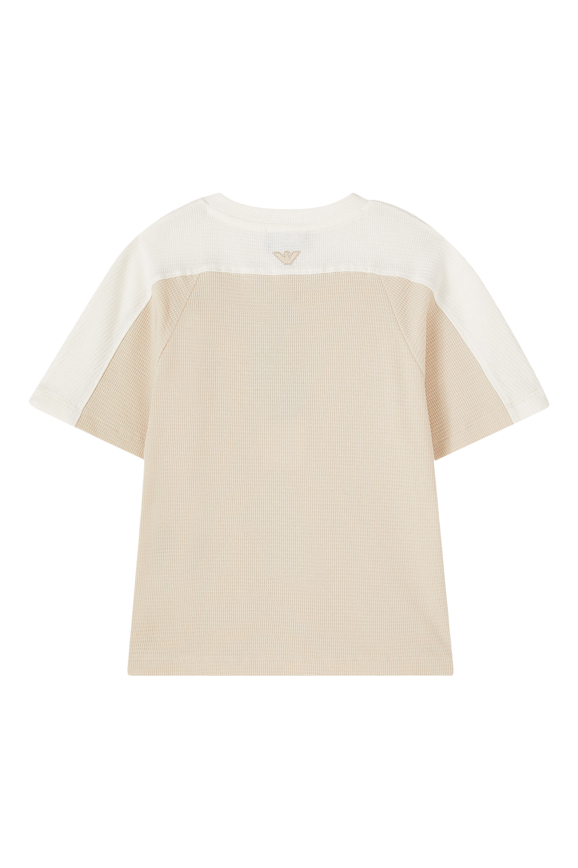 تيشيرت بشعار الماركة للأطفال