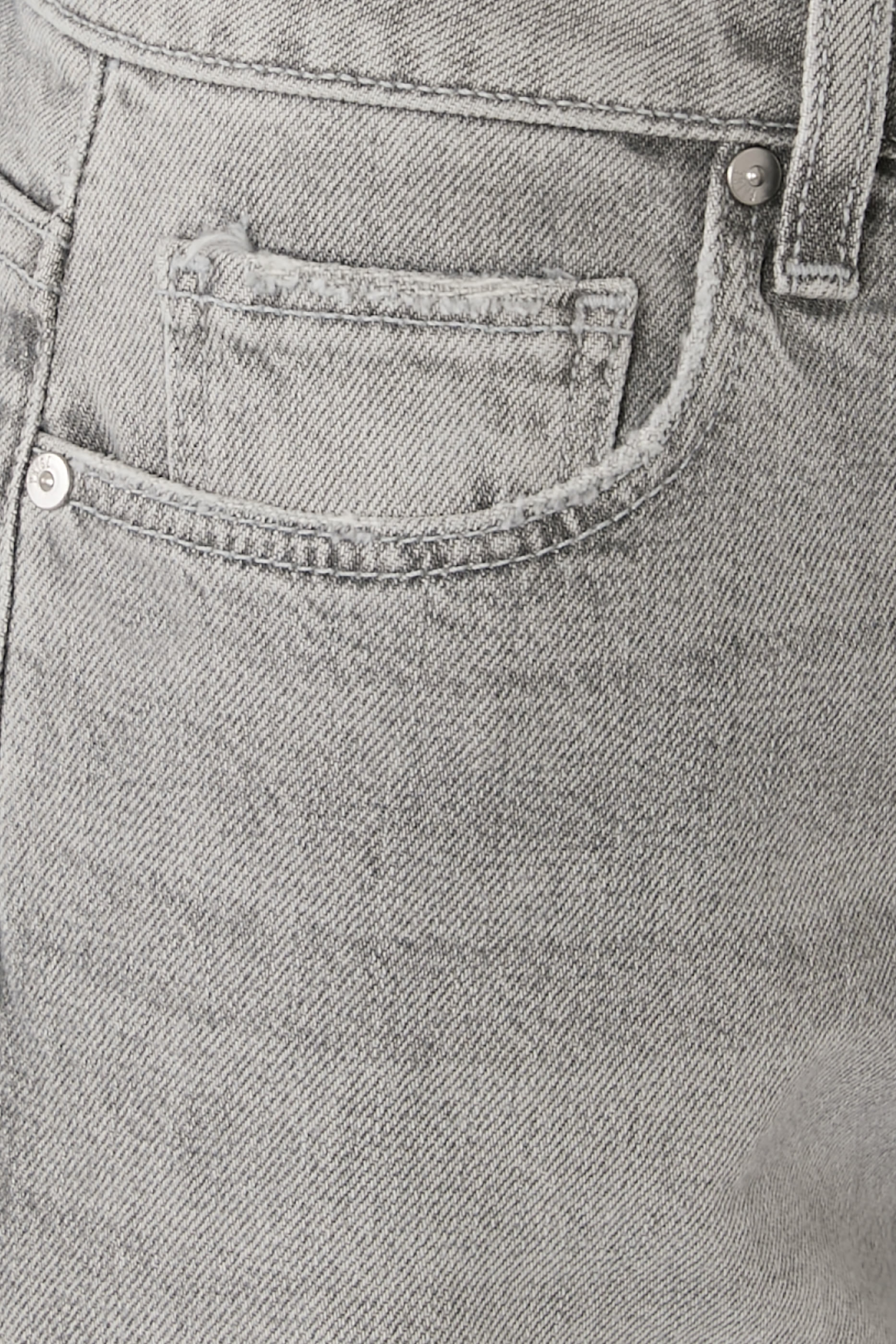 بنطال جينز أنيسا بقصة ساق واسعة