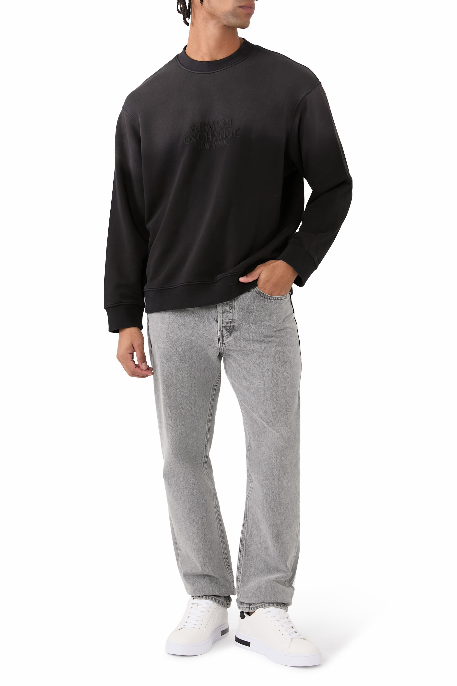 سويت شيرت بشعار الماركة ولون متدرج