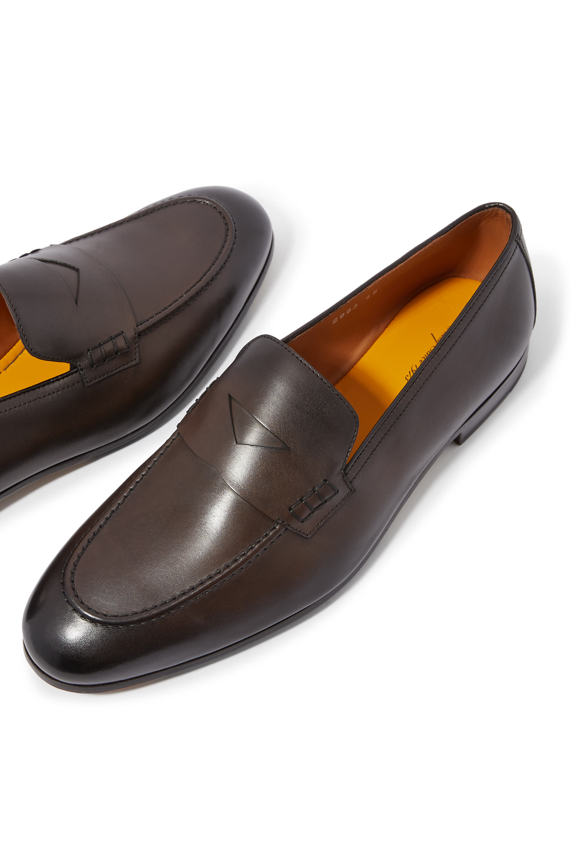 حذاء بيني سهل الارتداء