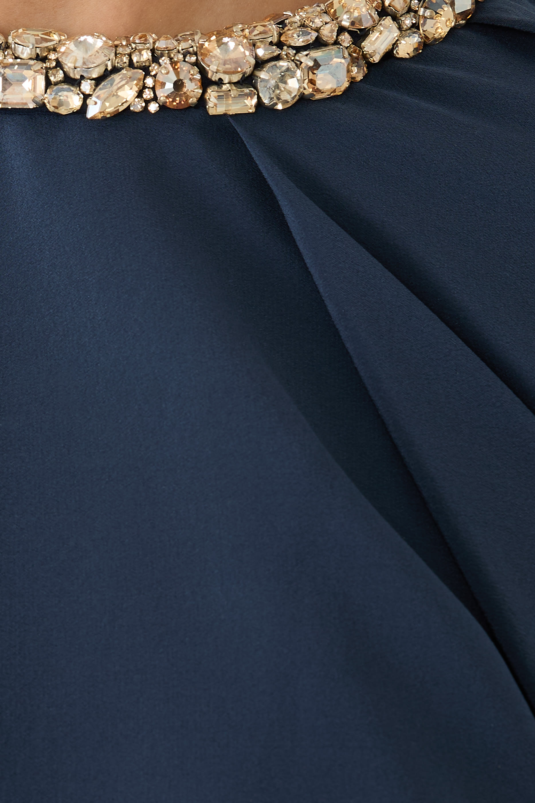 فستان طويل بكاب