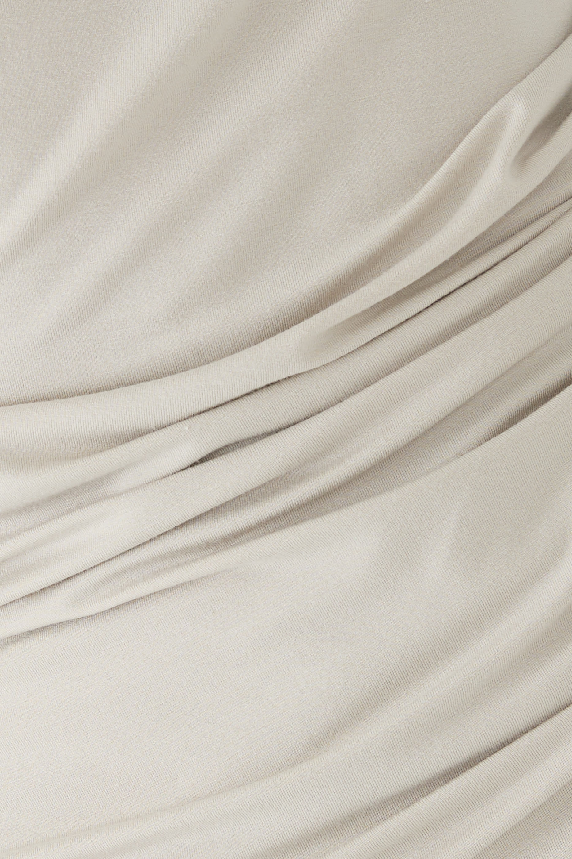 بلوزة درابيه بياقة عالية