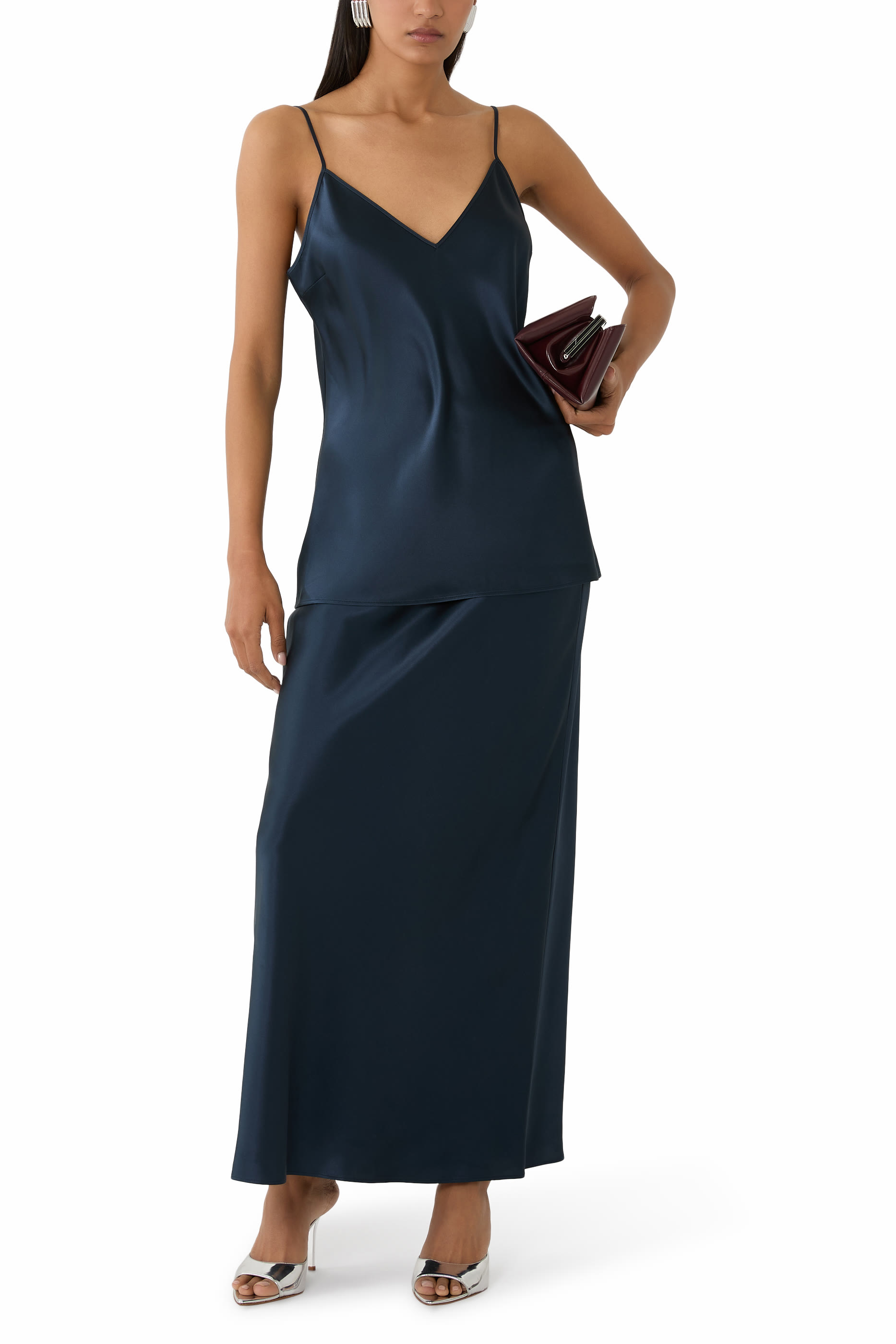 تنورة ايزاك طويلة حرير وساتان