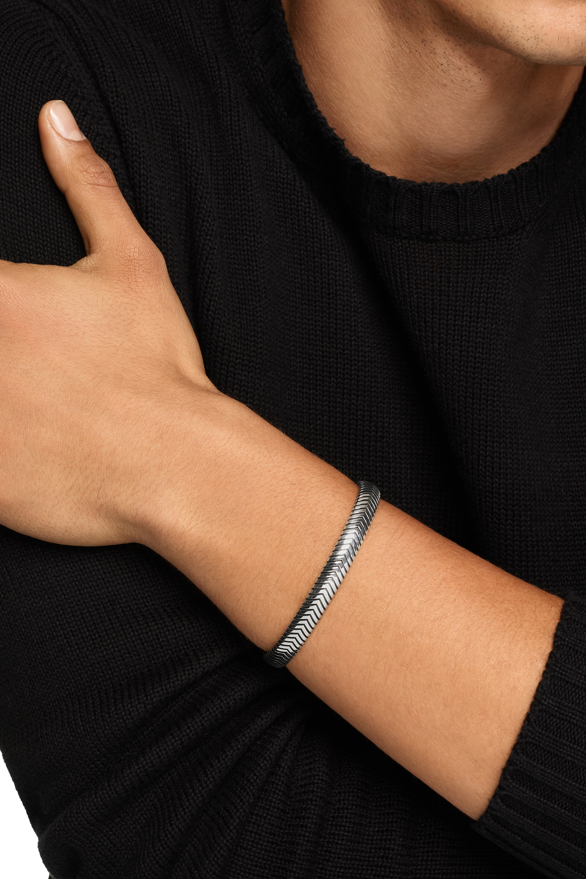 سوار مفتوح شيفرون، فضة استرلينية