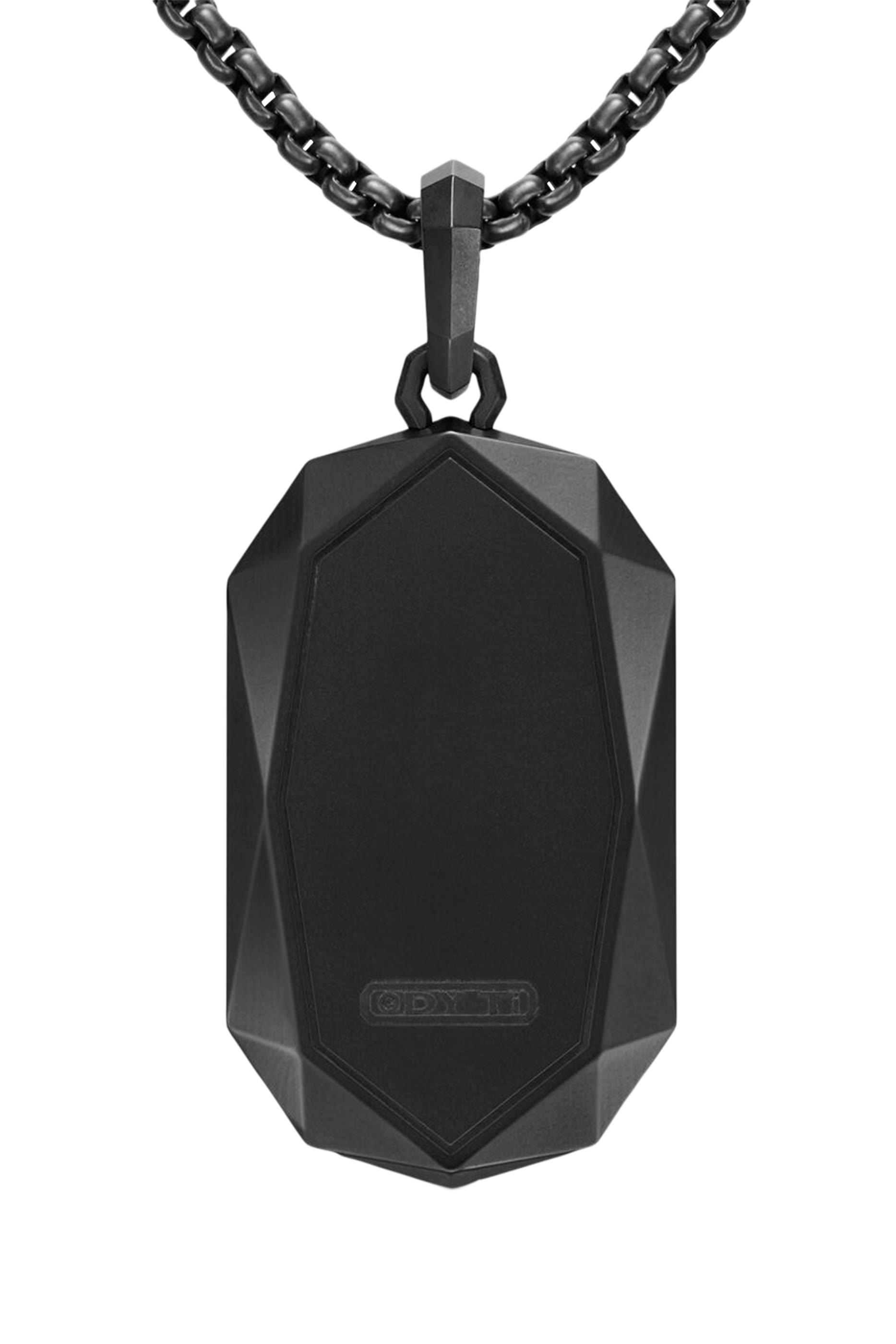 تميمة متعددة الأوجه، تيتانيوم