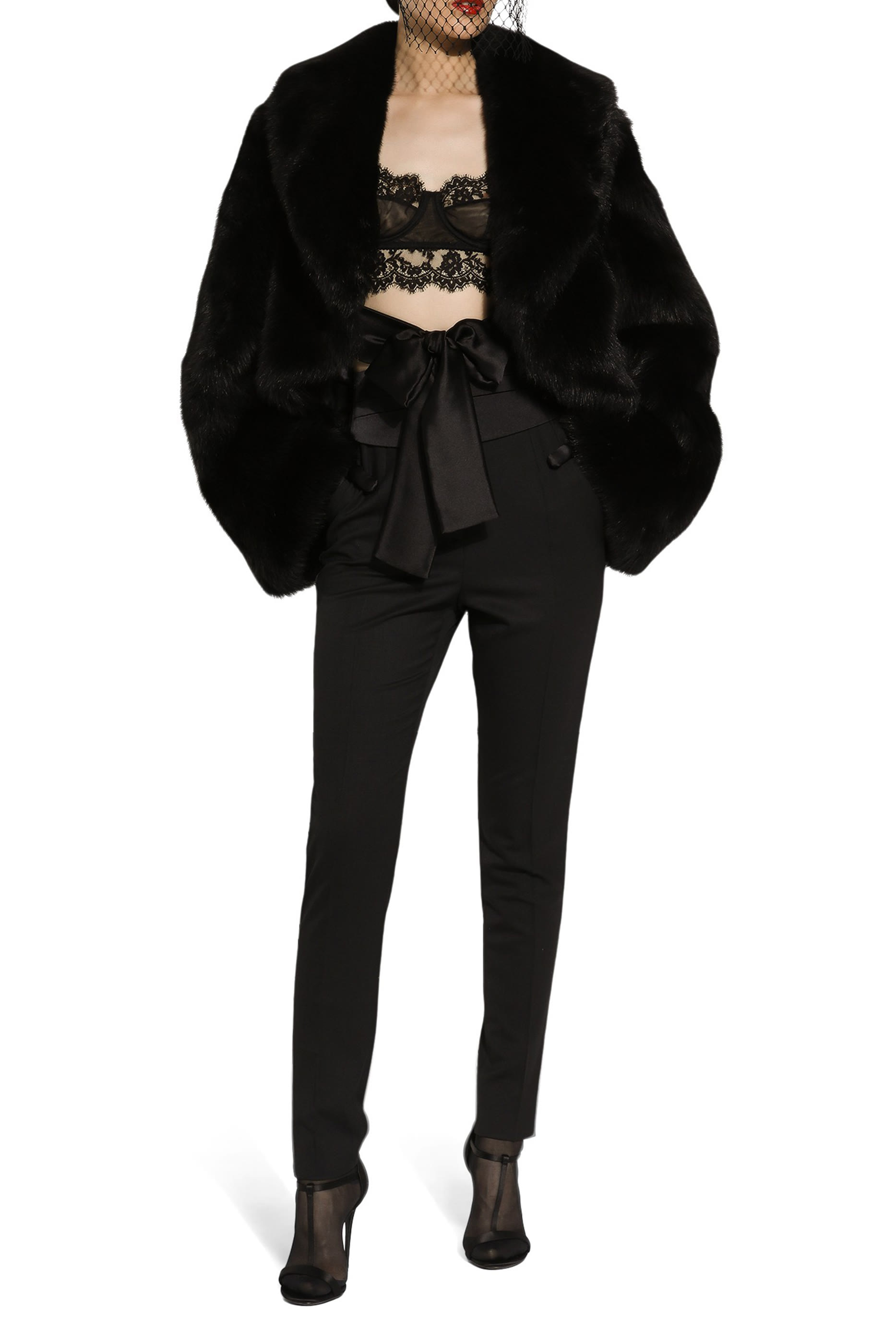 جاكيت قصير مع حزام جلد حمل