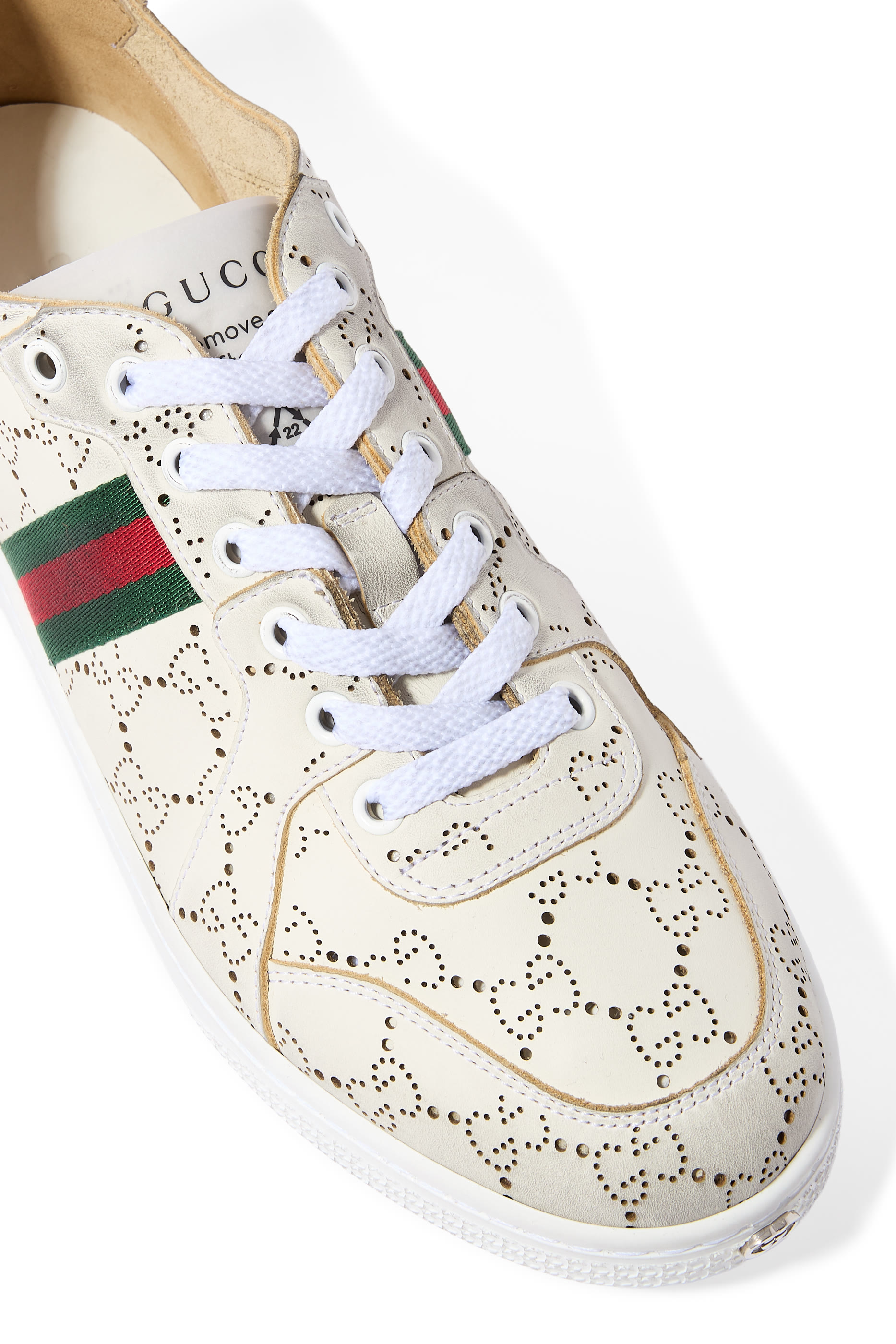 سنيكرز بنقشة حرفي شعار الماركة جلد