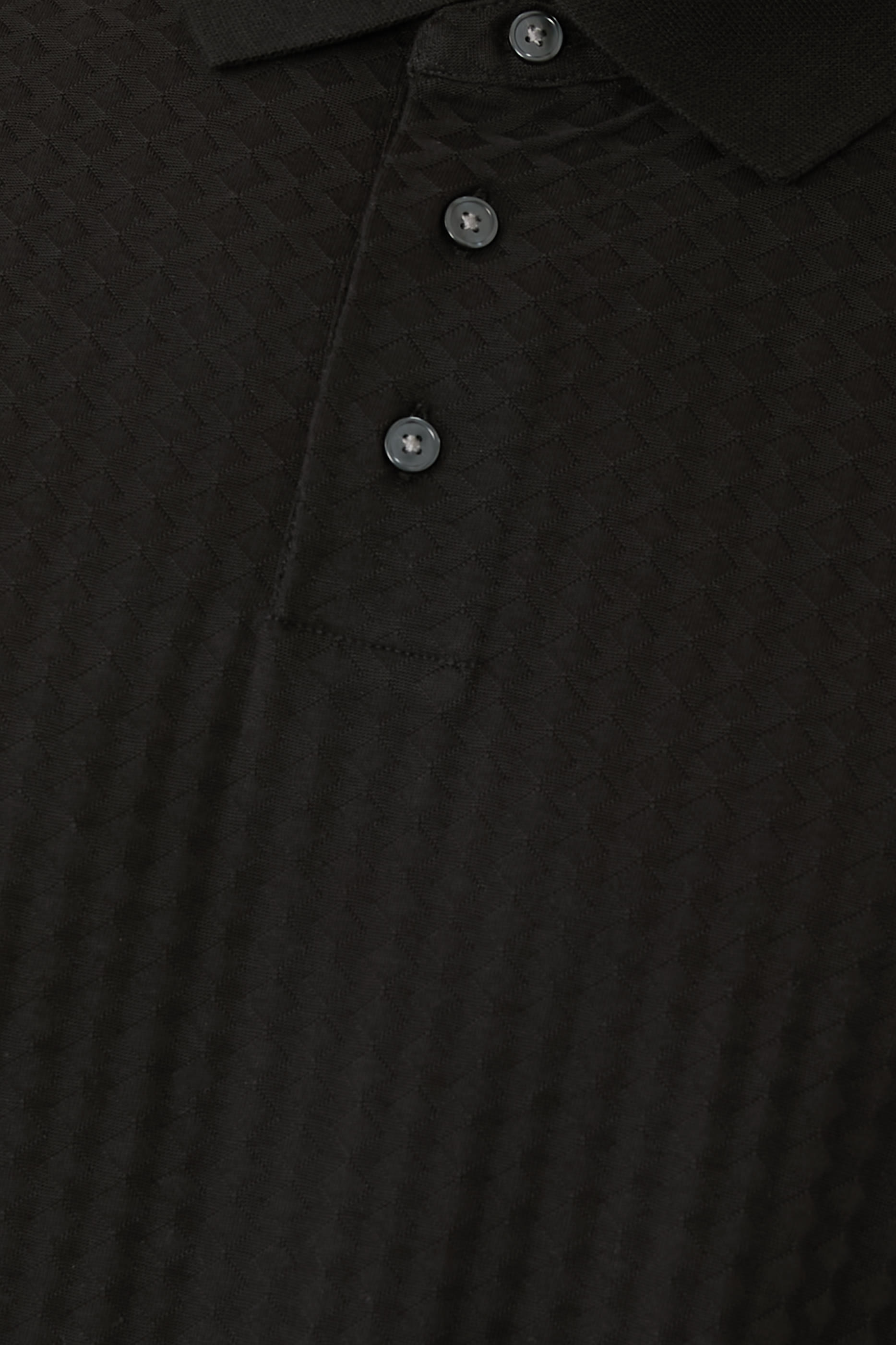 قميص بولو بخطوط أفقية