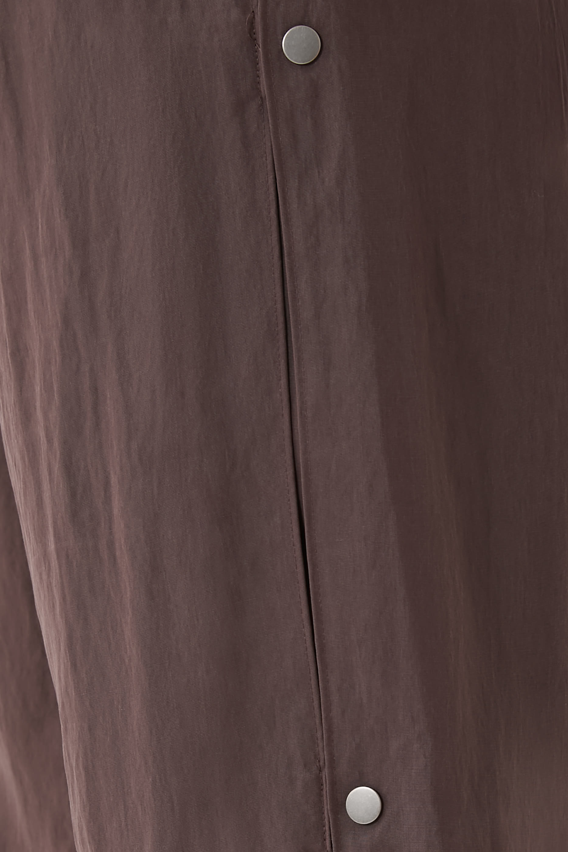 بنطال سهل الارتداء بزر كبس في الداخل