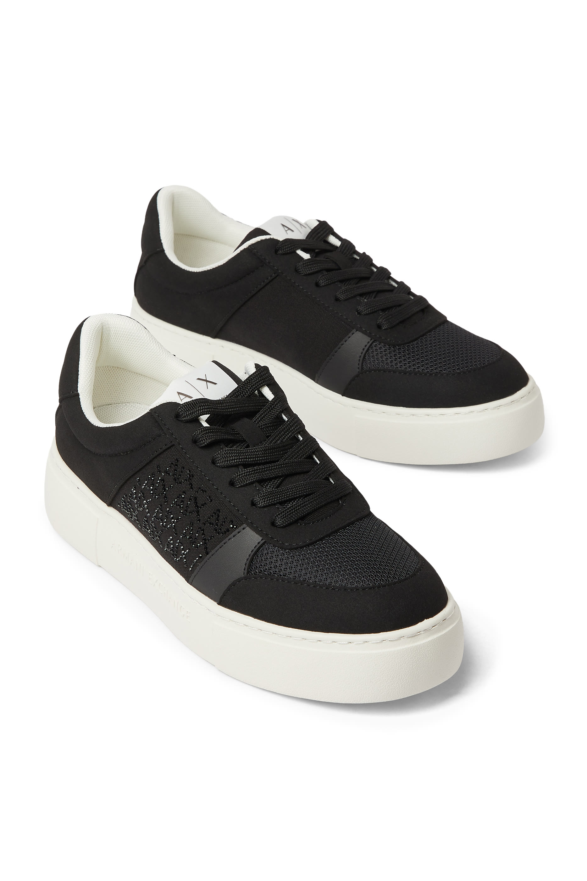 سنيكرز مزين بأحجار الراين