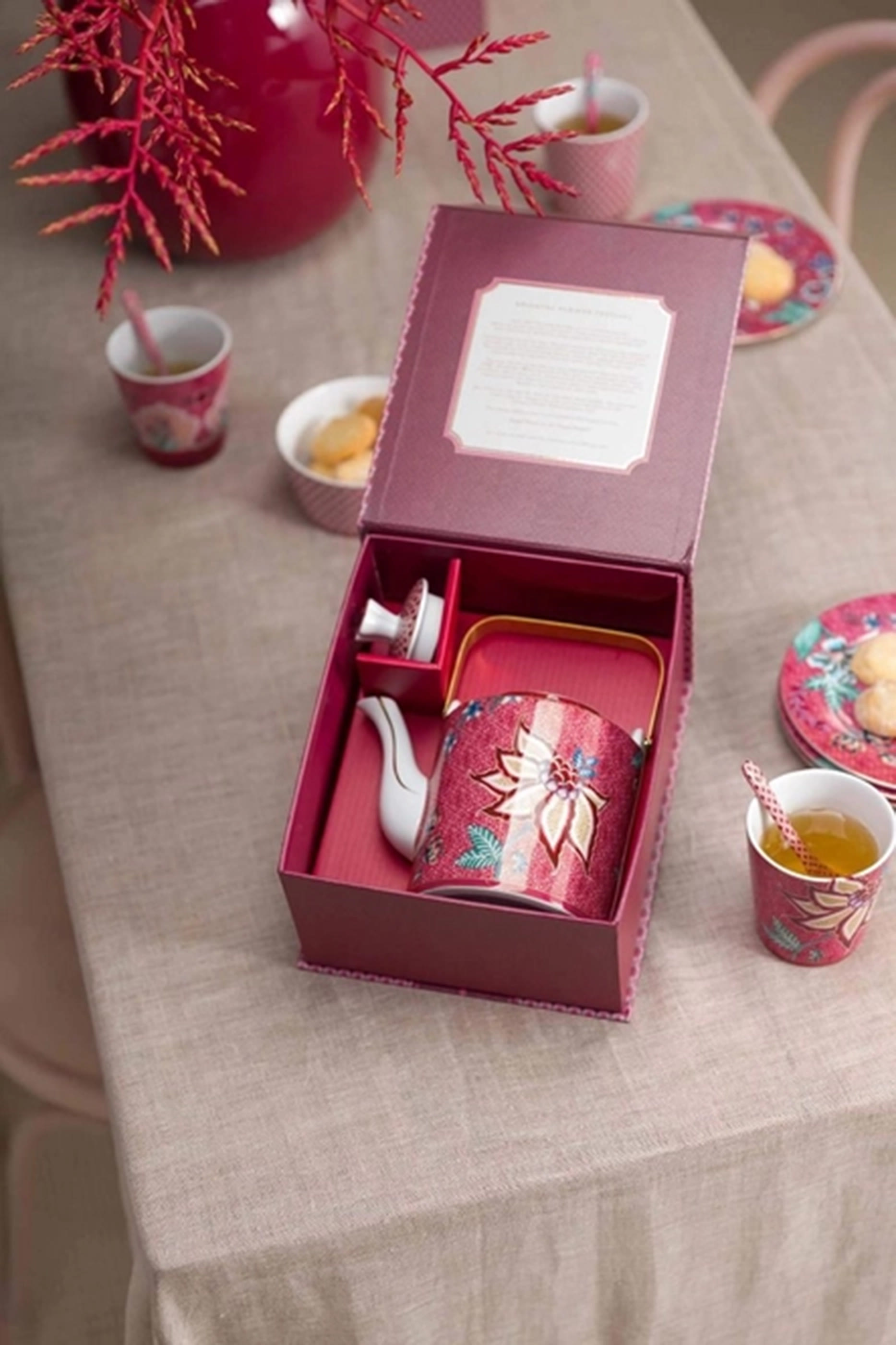 إبريق شاي أوريانتل فلاور فستيفال