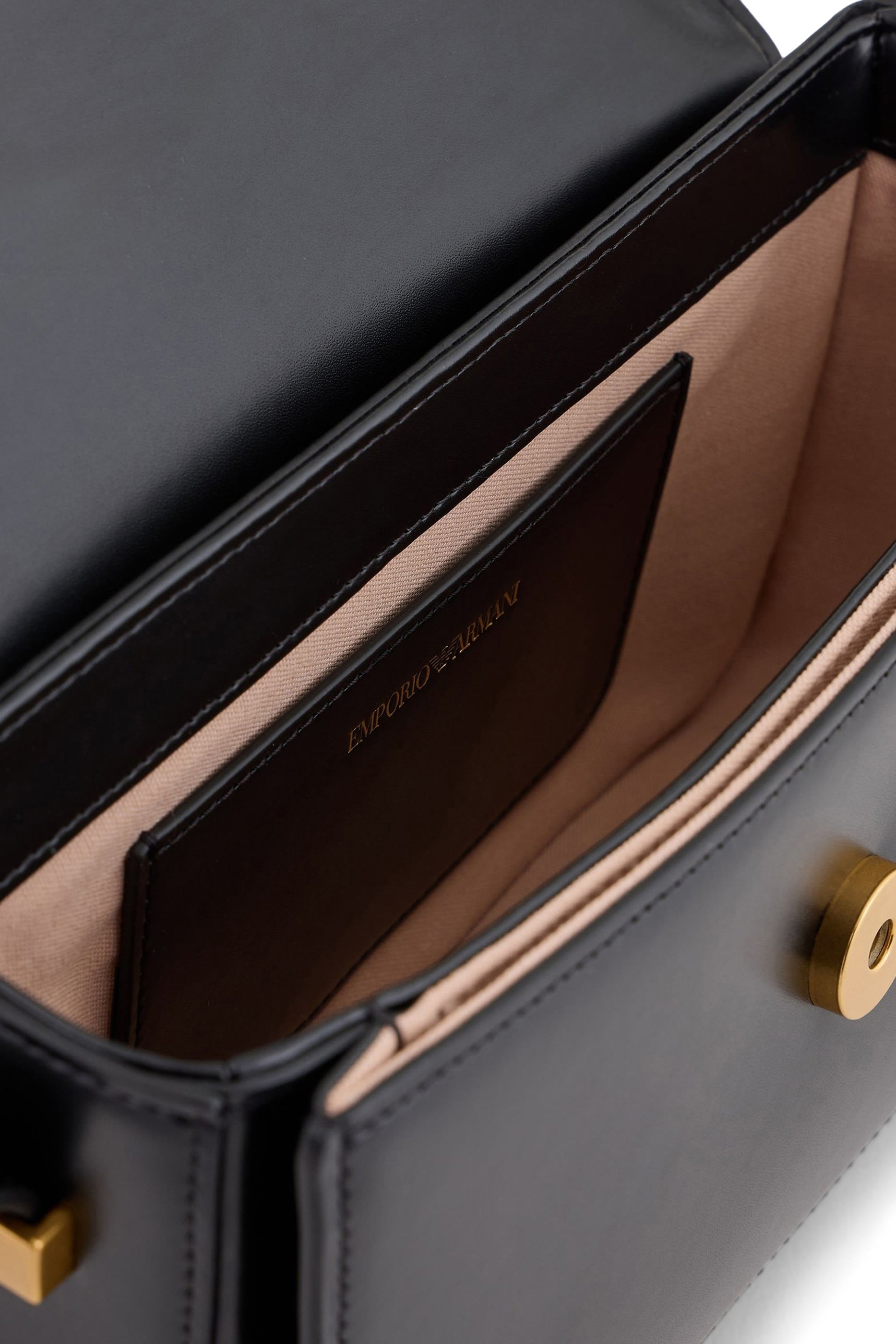 حقيبة كتف بحلية معدنية بشعار الماركة جلد ناعم