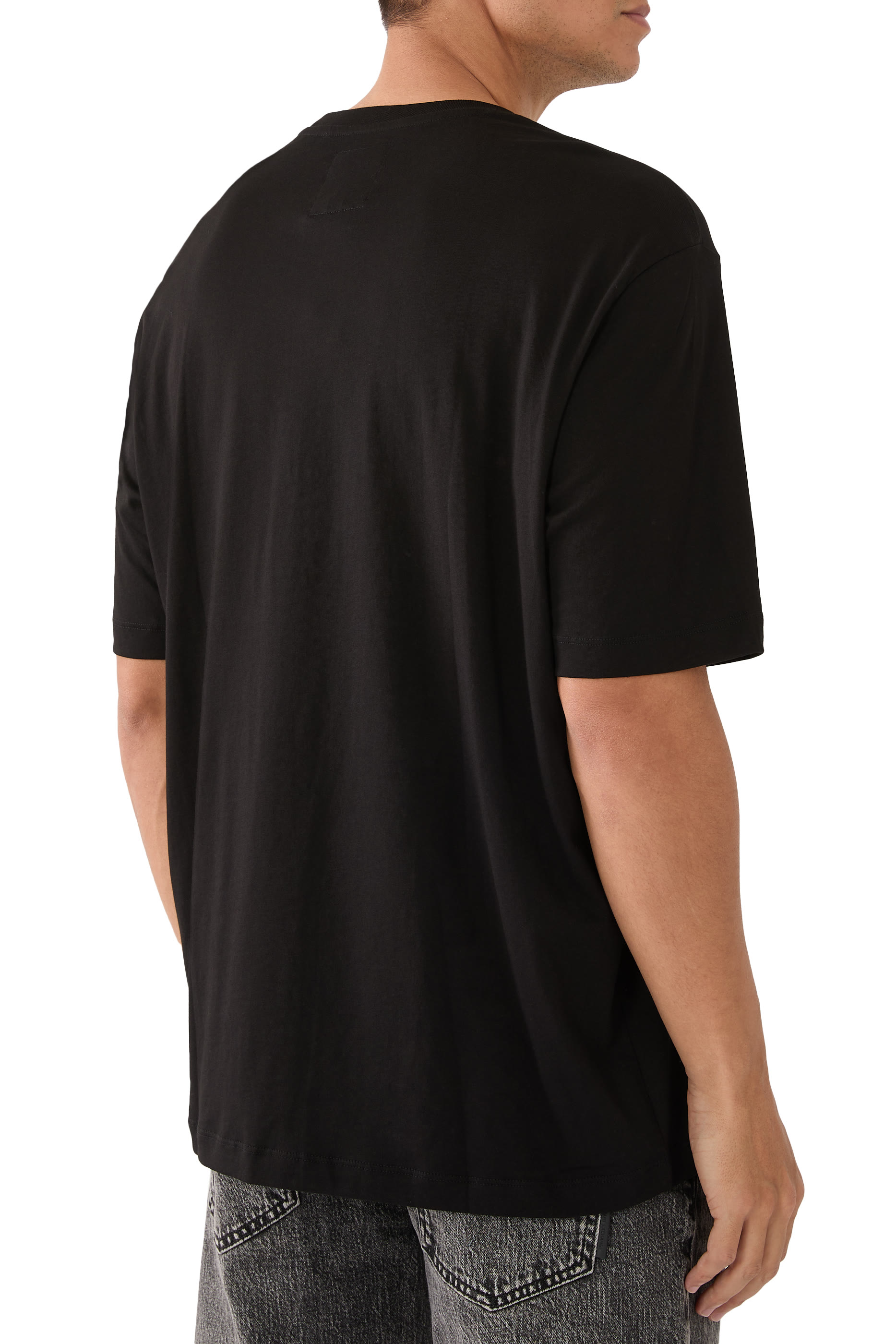 تيشيرت بشعار الماركة