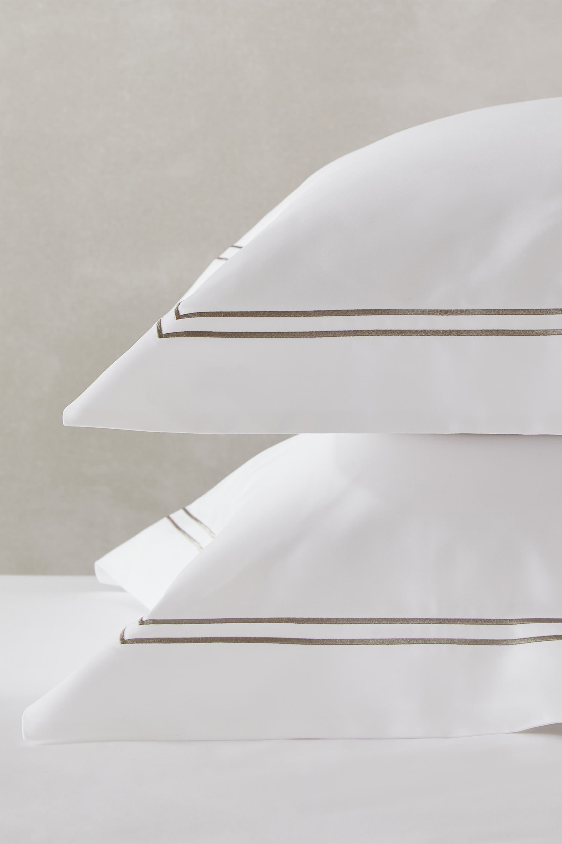 غطاء وسادة سيمونز