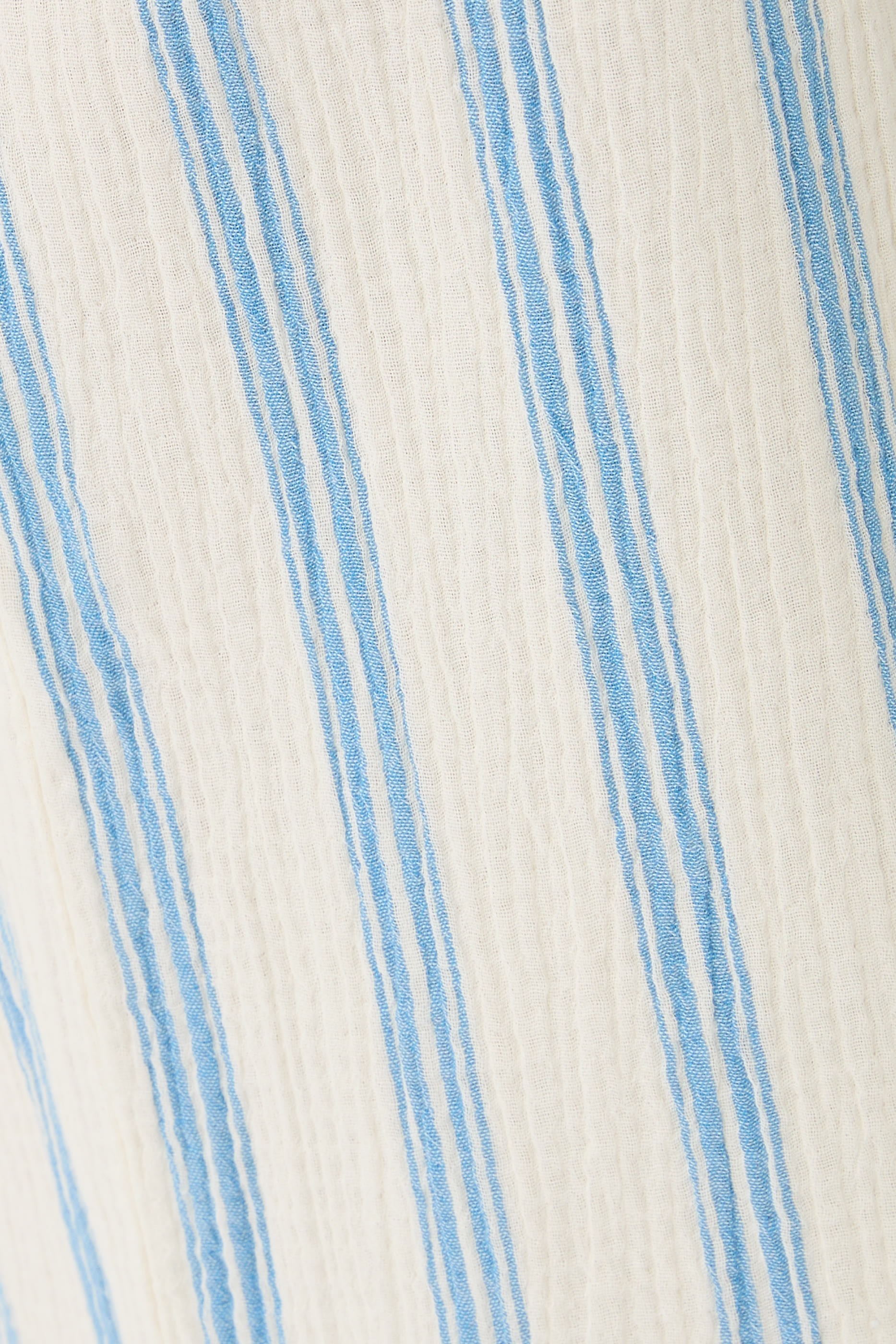 بنطال فين برباط تضييق