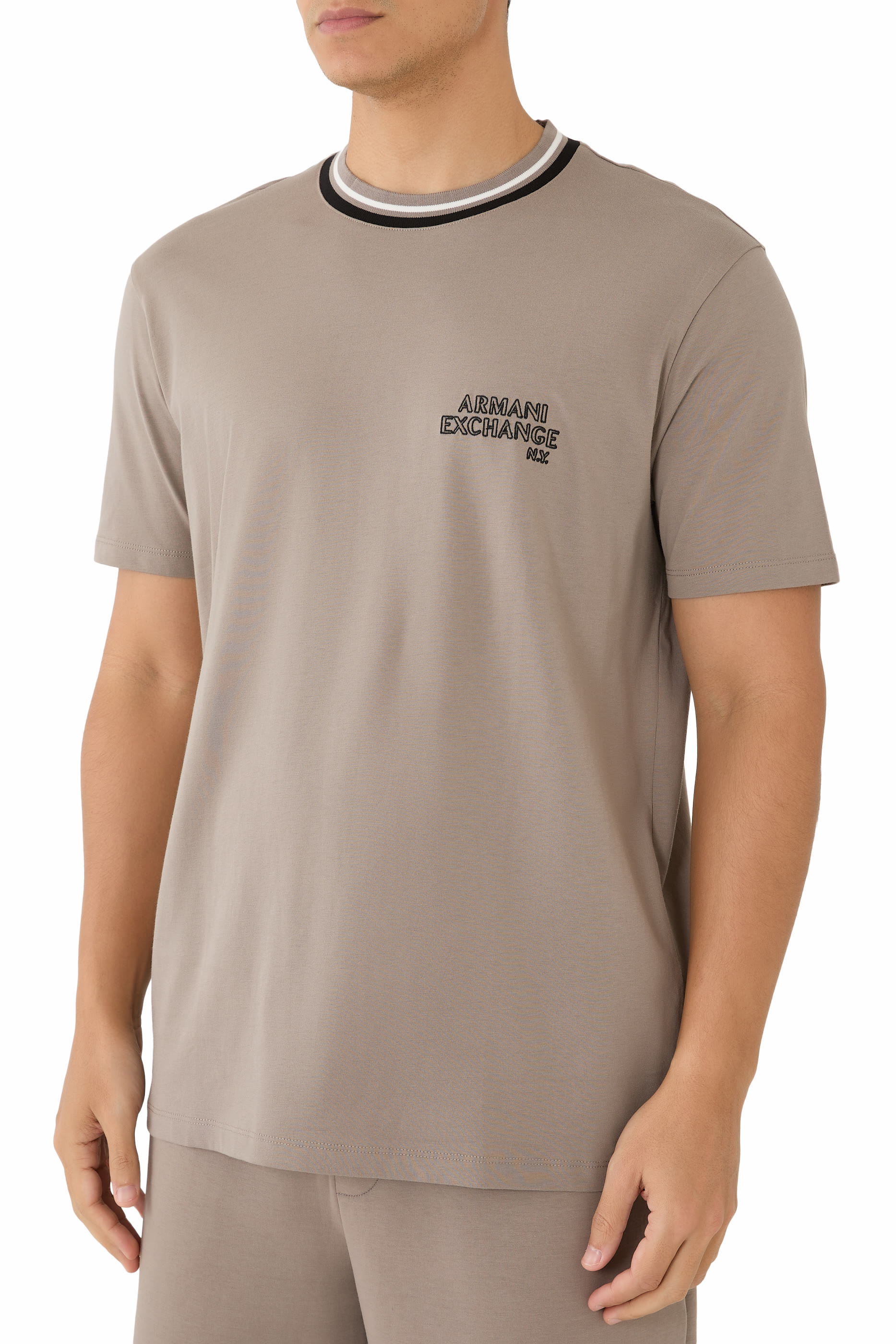 تيشيرت ون بلوك اب بشعار الماركة