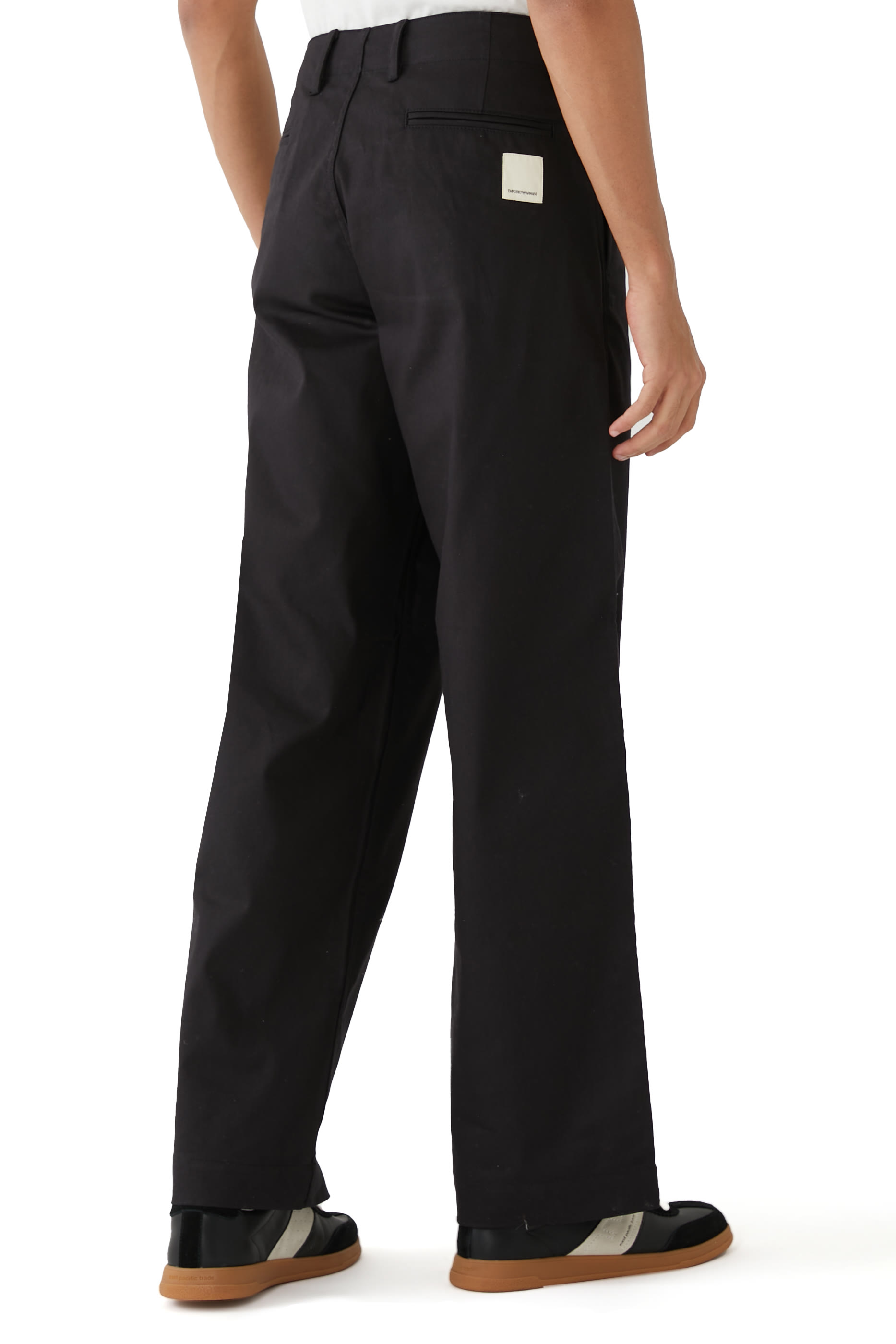 بنطال بقصة ساق مستقيمة قطن معاد تدويره من التشكيلة المستدامة