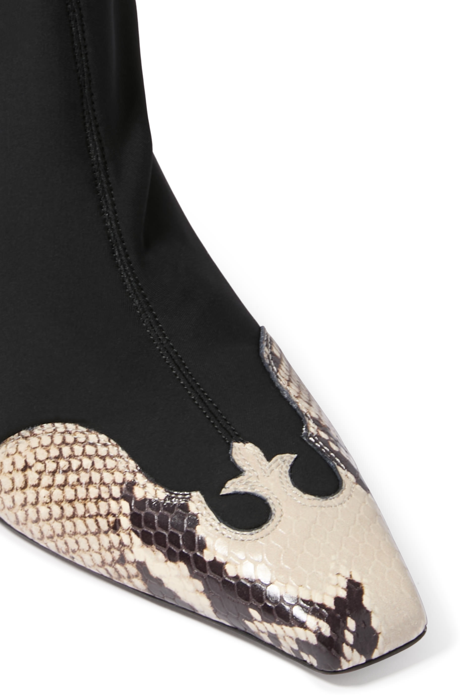 بوت بيل 100 بطول الكاحل بتفاصيل بتصميم غربي