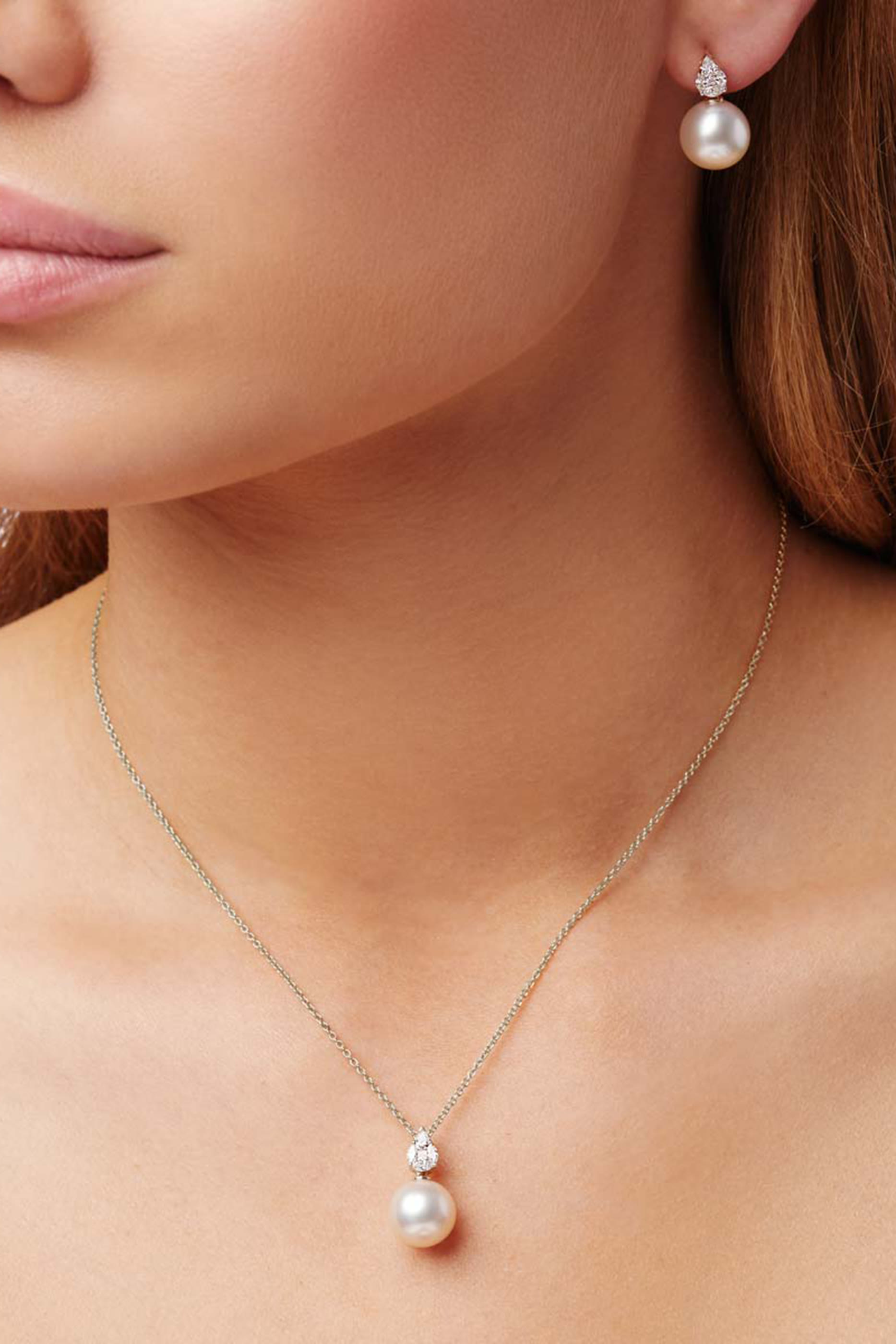 قلادة ستارلايت مرصعة باللؤلؤ والماس ذهب أبيض عيار 18