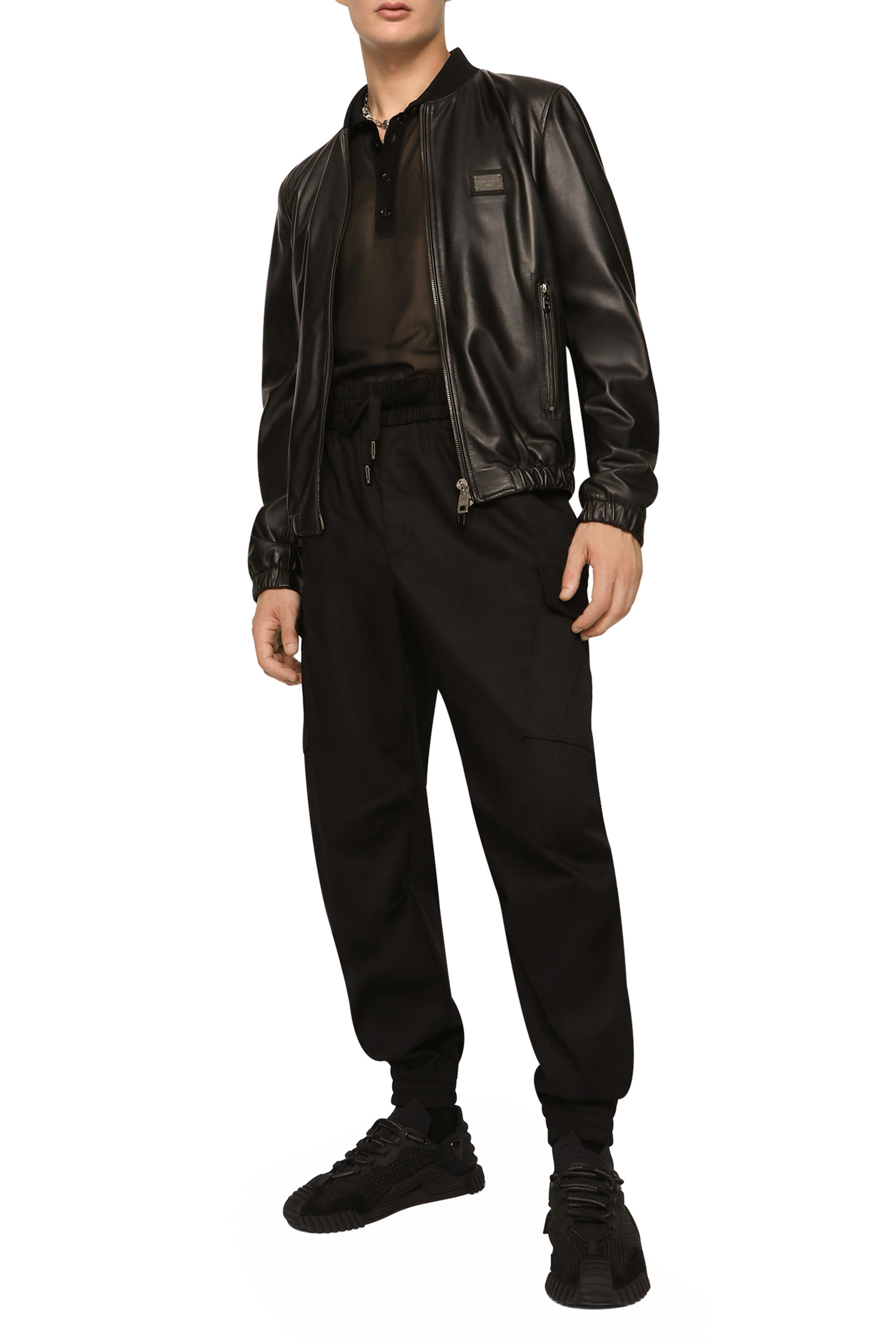 جاكيت إسنشالز جلد بحرفي شعار الماركة