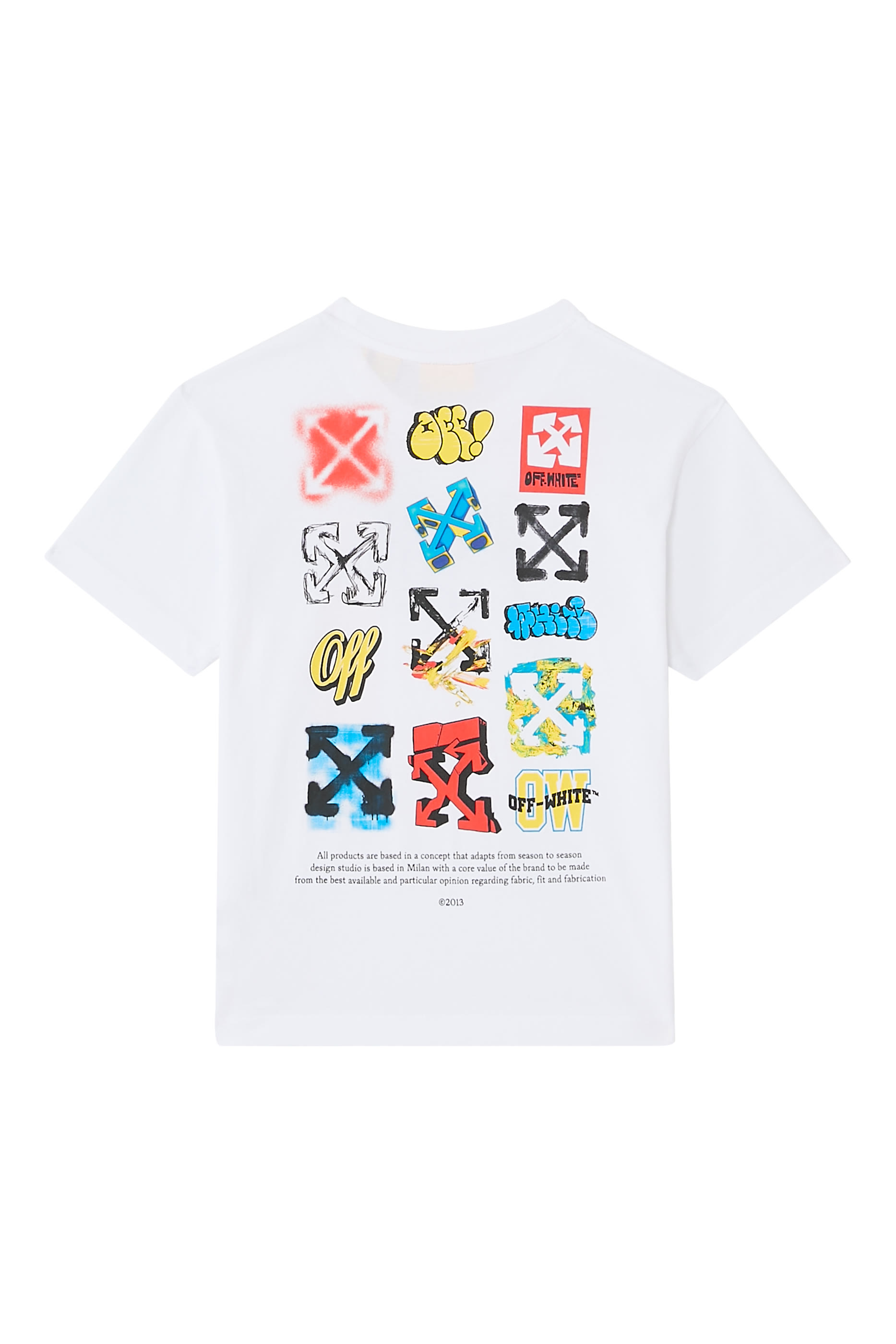 تيشيرت مزين بشعارات الماركة للأطفال