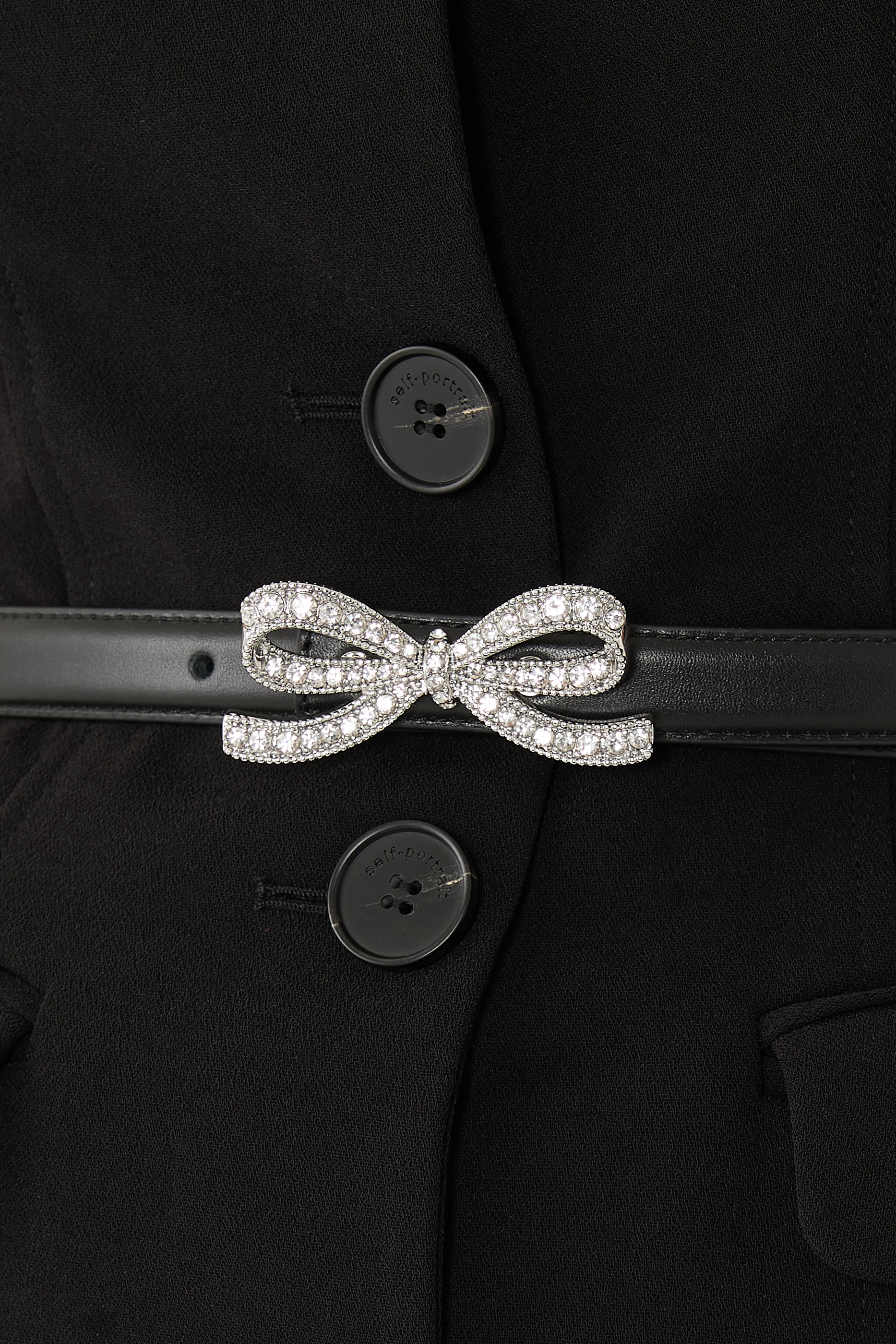 فستان متوسط الطول بقصة ضيقة بتنورة شيفون بلون مغاير