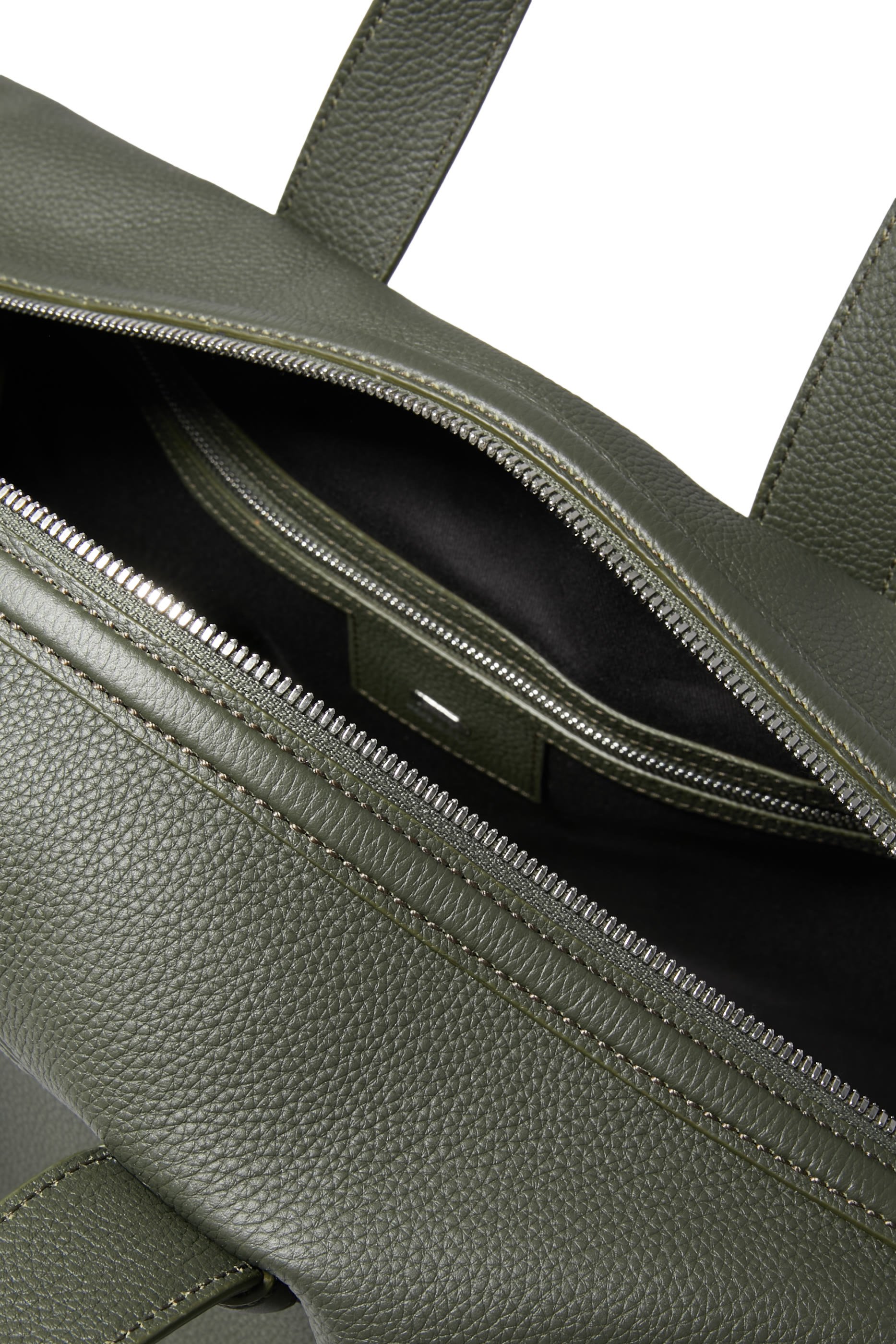 حقيبة دافل جلد