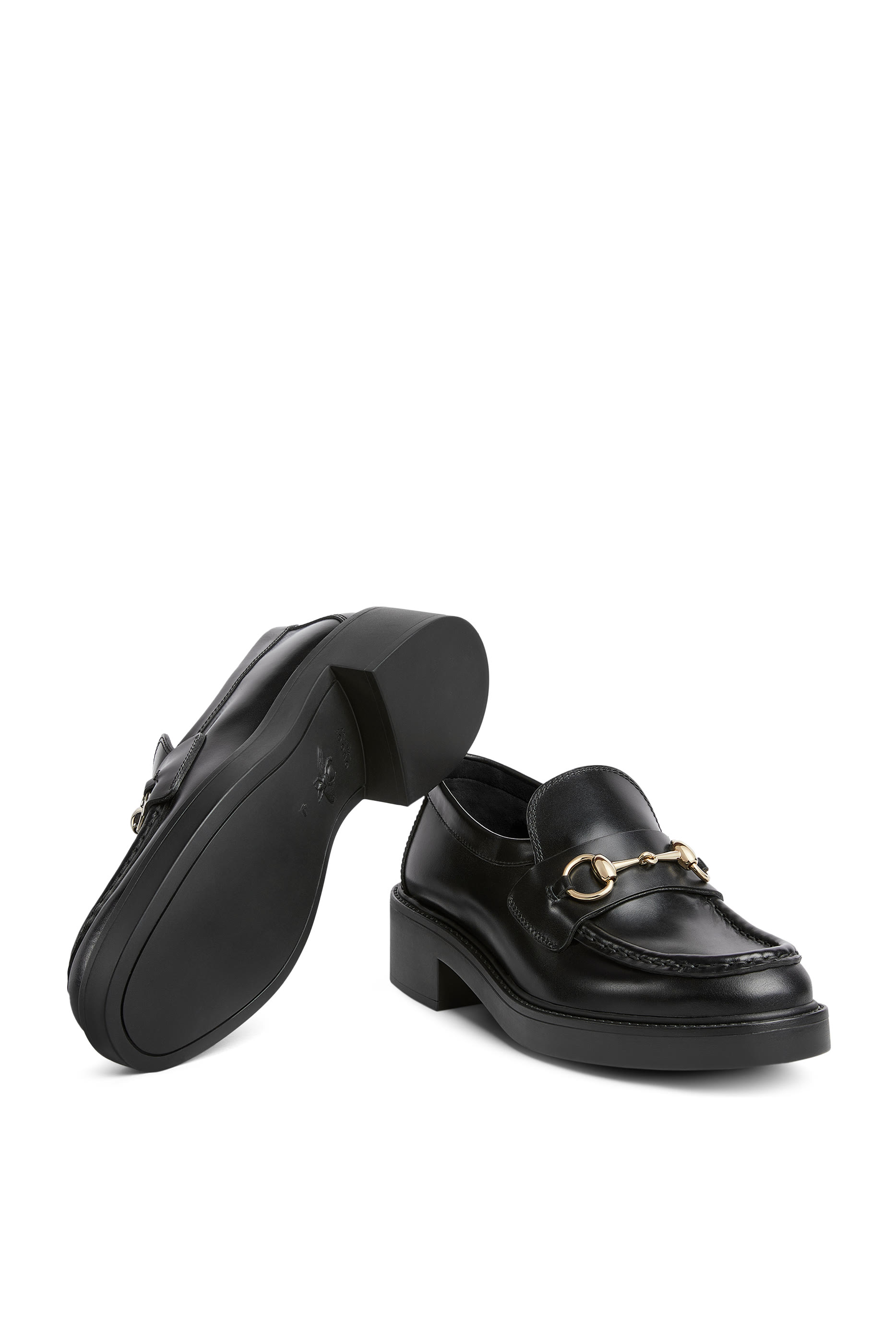 حذاء سهل الارتداء بحلية لجام الحصان