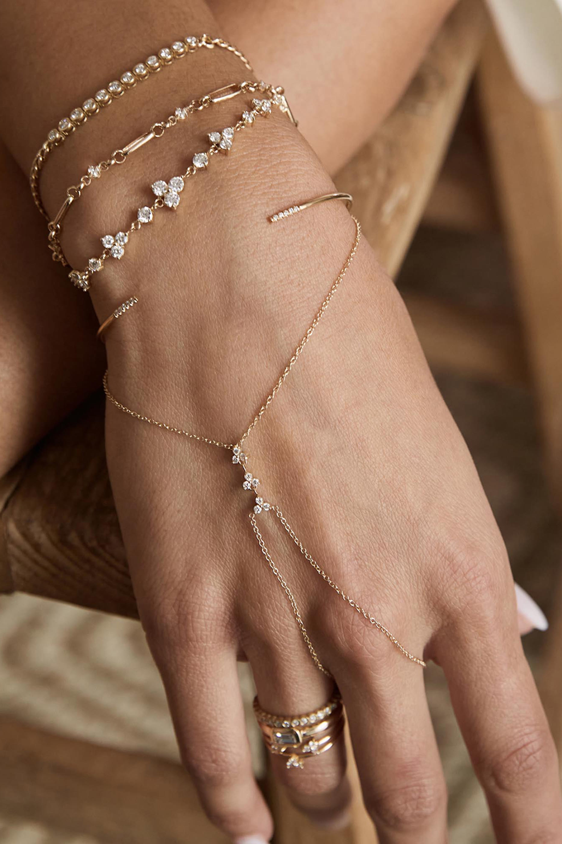 سوار بتصميم سلسلة بأحجار ماس ثلاثية صغيرة، ذهب أصفير عيار 14