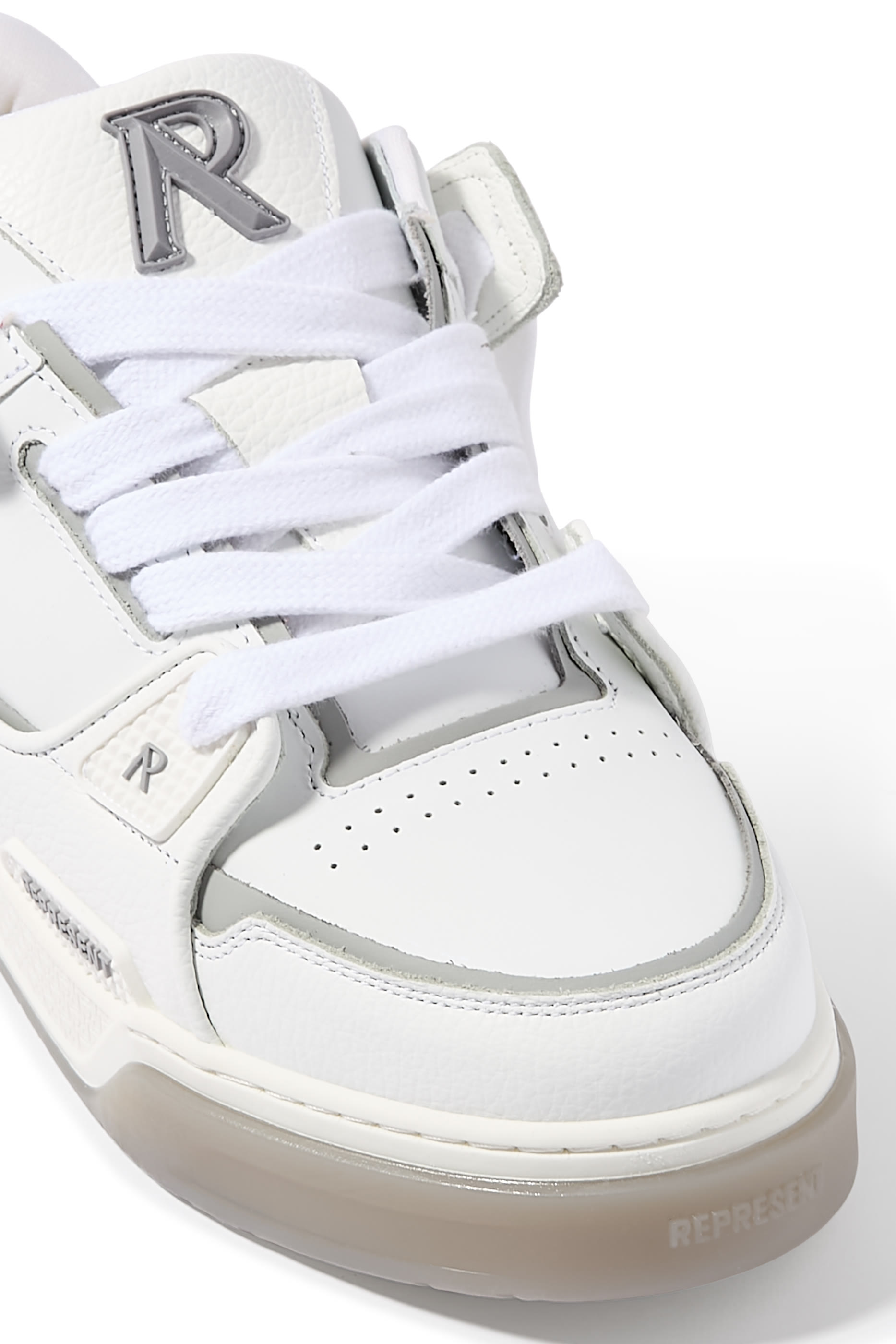 سنيكرز ستوديو