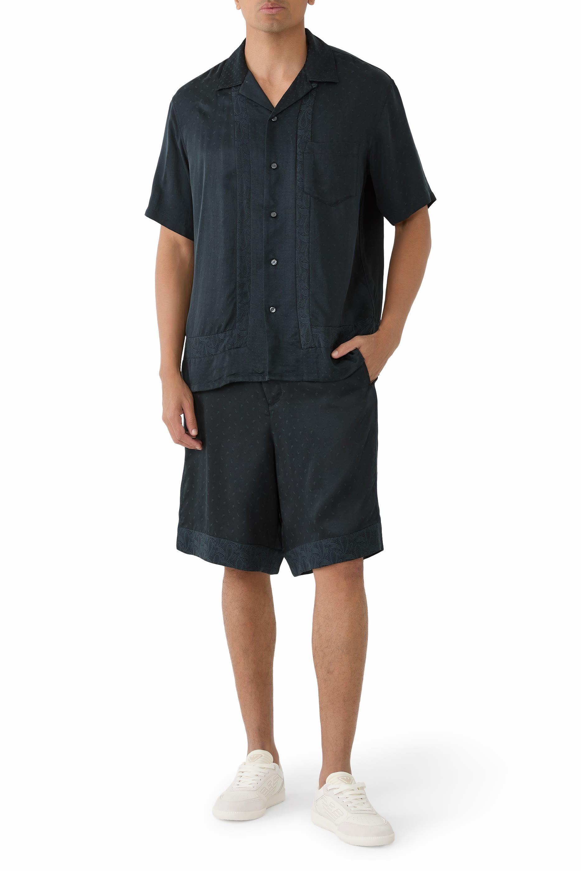 قميص بياقة بولينغ