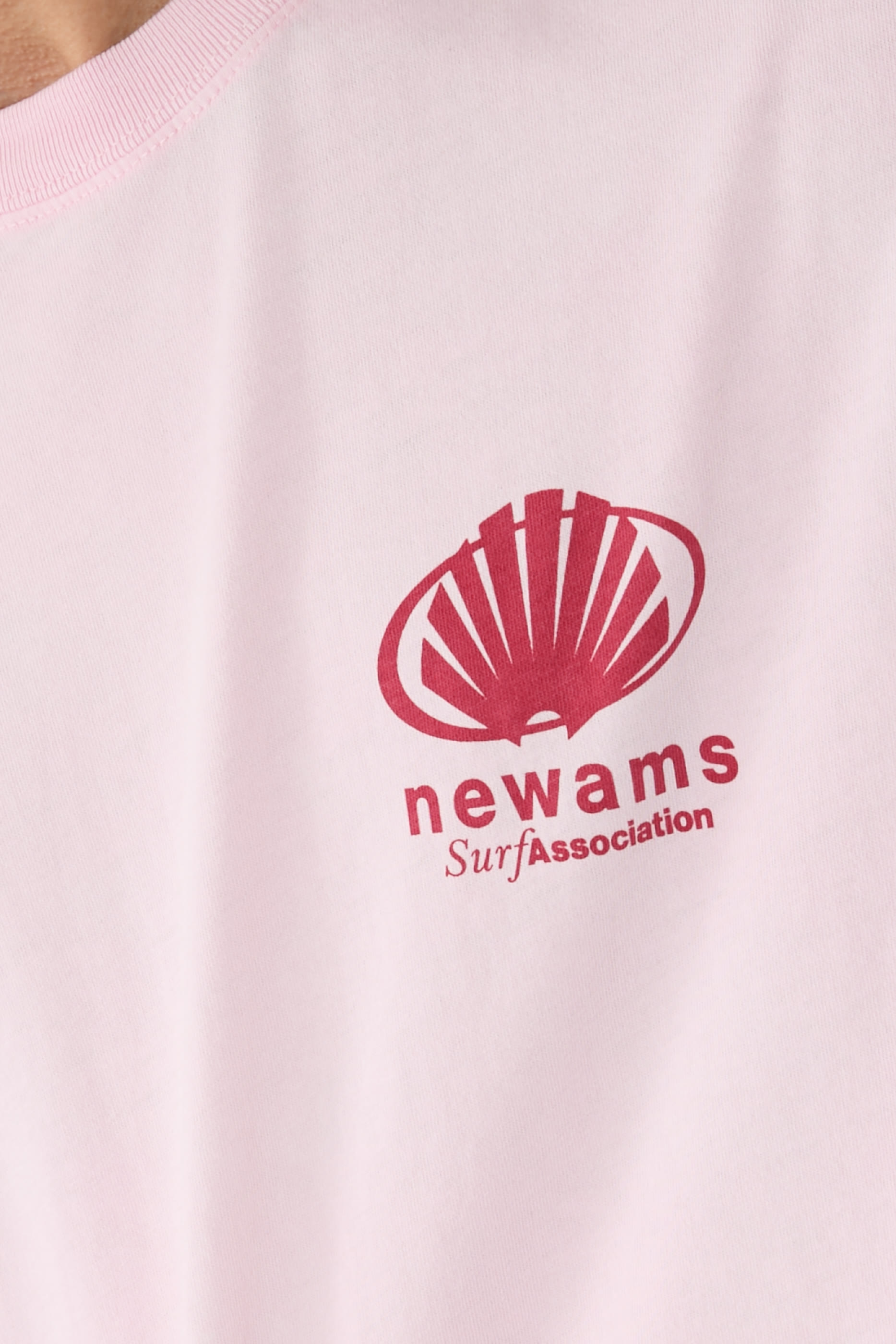 تيشيرت بشعار الماركة