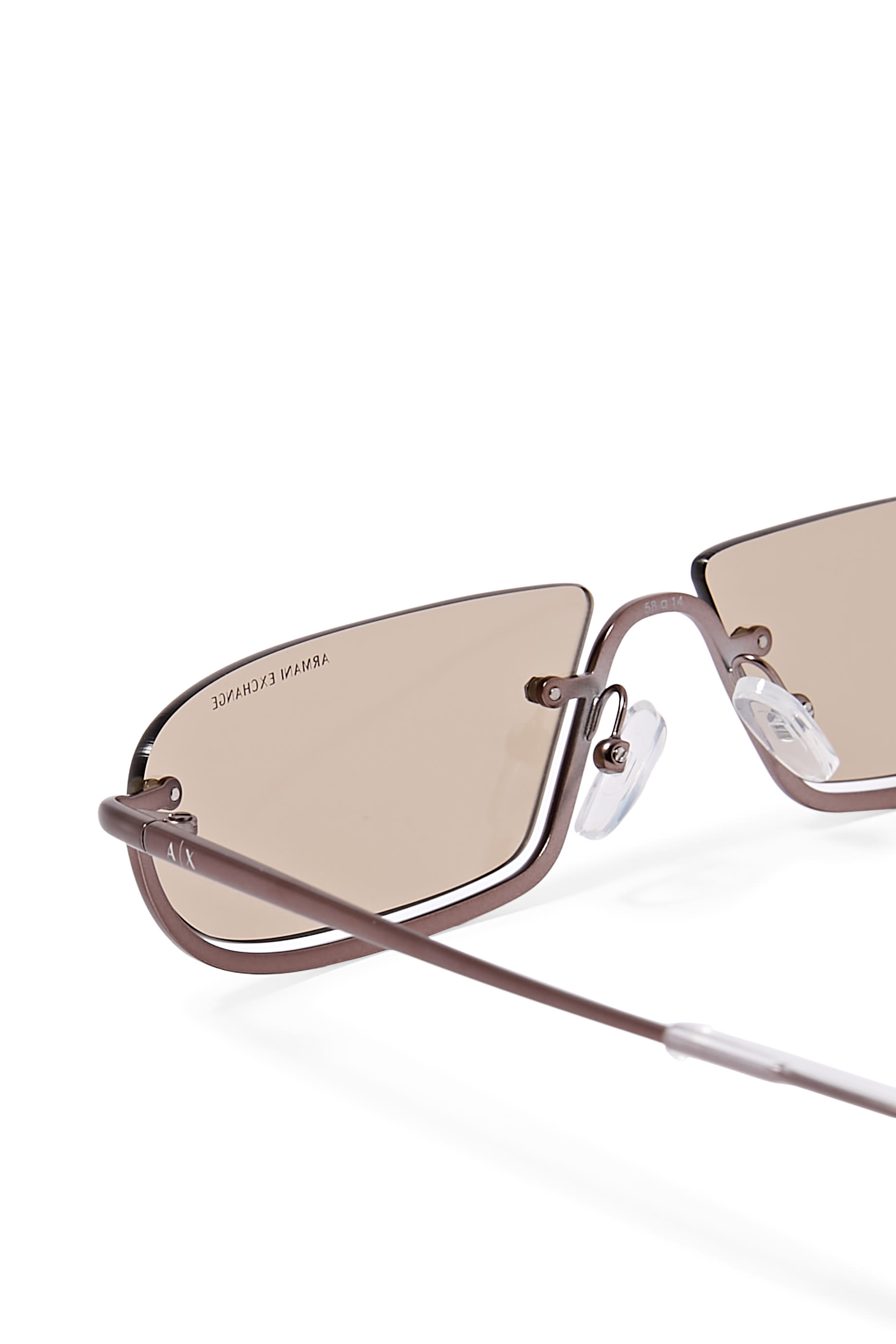 نظارة شمسية كلوب كولت بإطار معدني غير منتظم