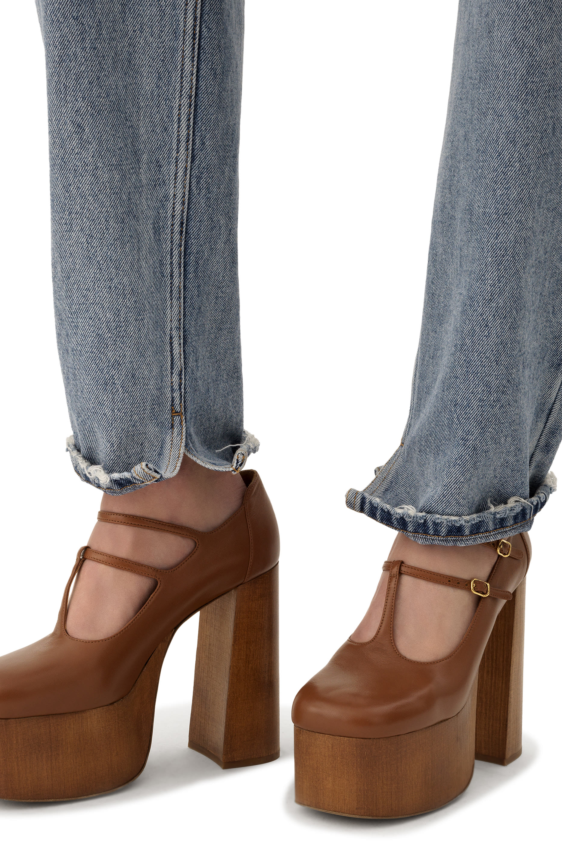 بنطال جينز بقصة ضيقة من الأسفل بخصر مرتفع دنيم