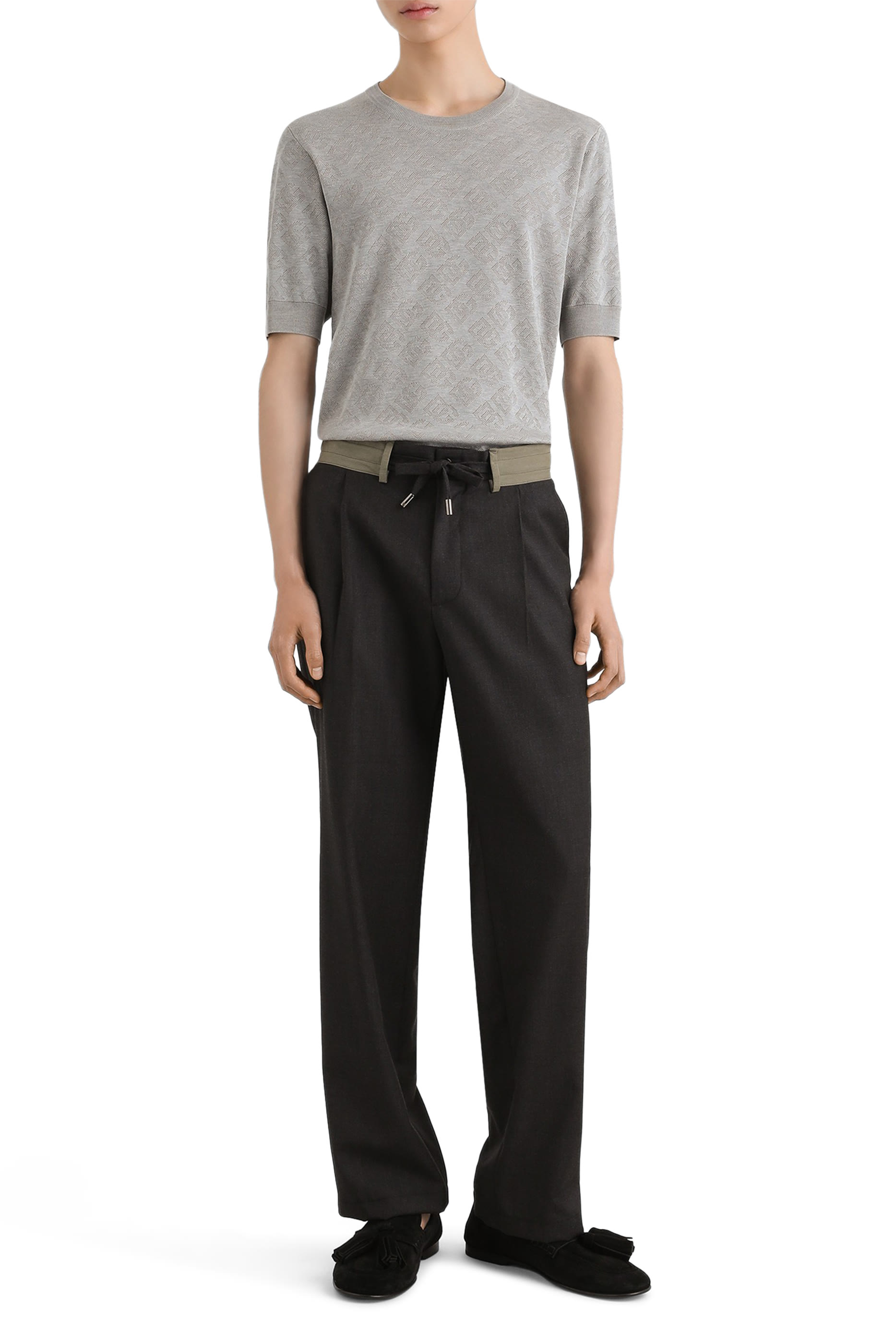 كنزة بياقة ضيقة حرير