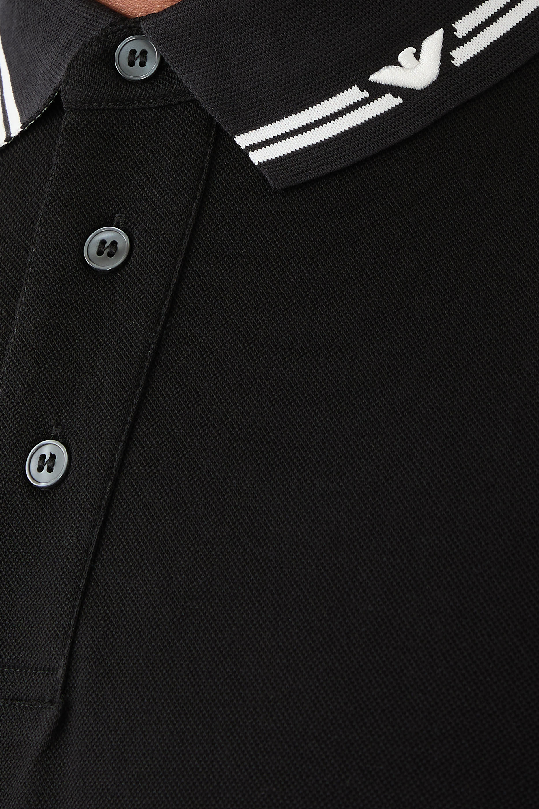 قميص بولو بأكمام قصيرة