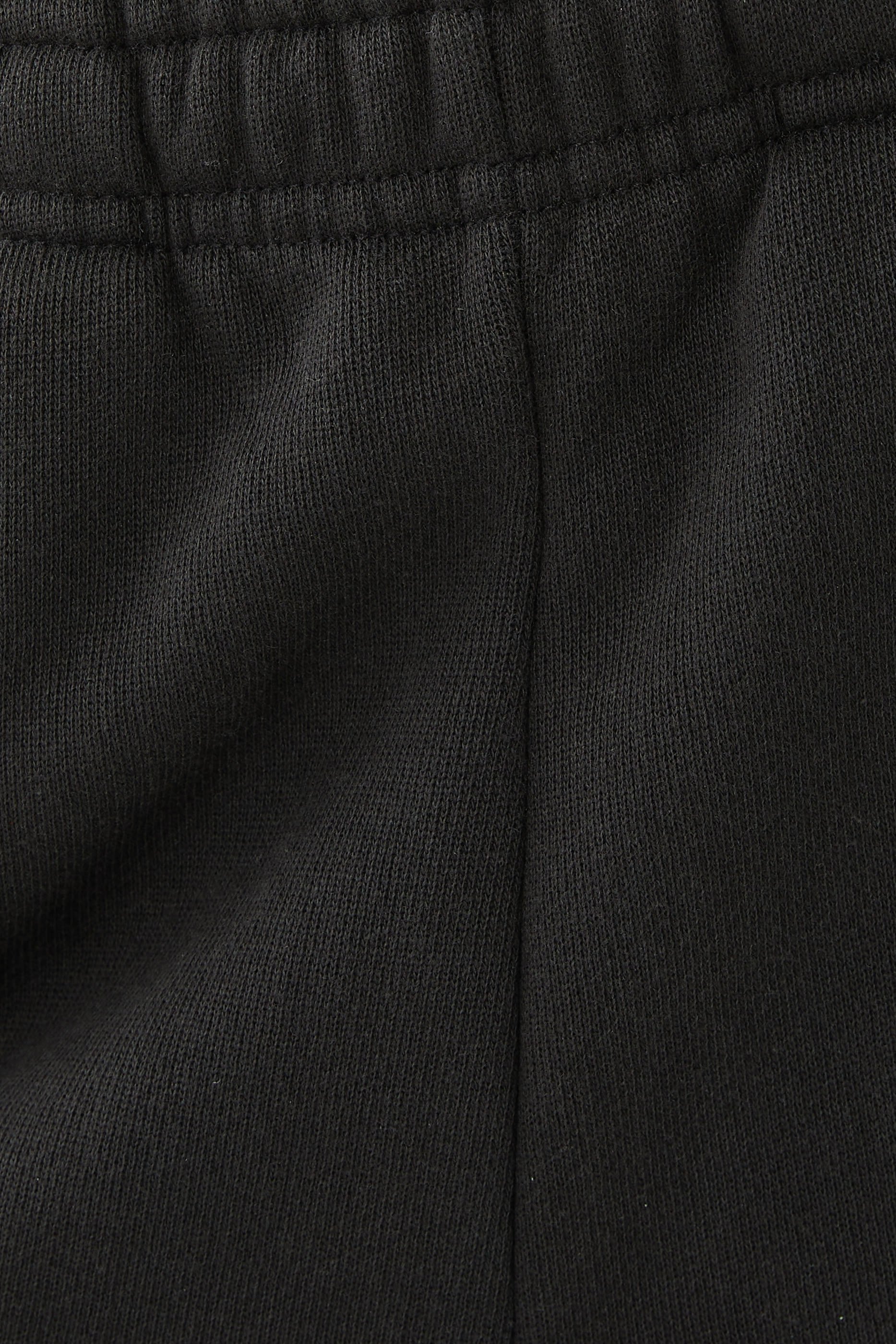 بنطال بقصة ساق مستقيمة